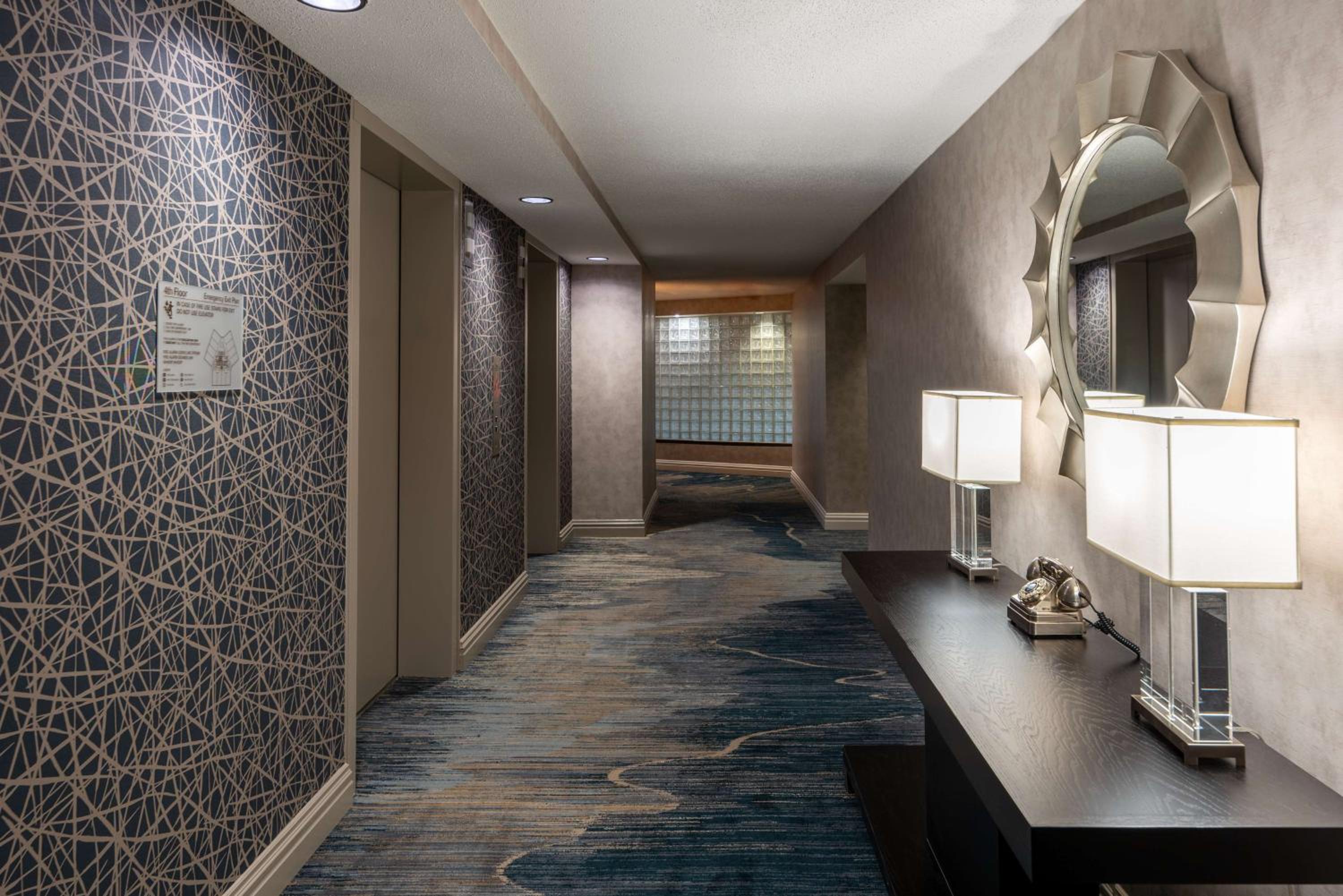 Hilton Alexandria Mark Center - Property Image 10