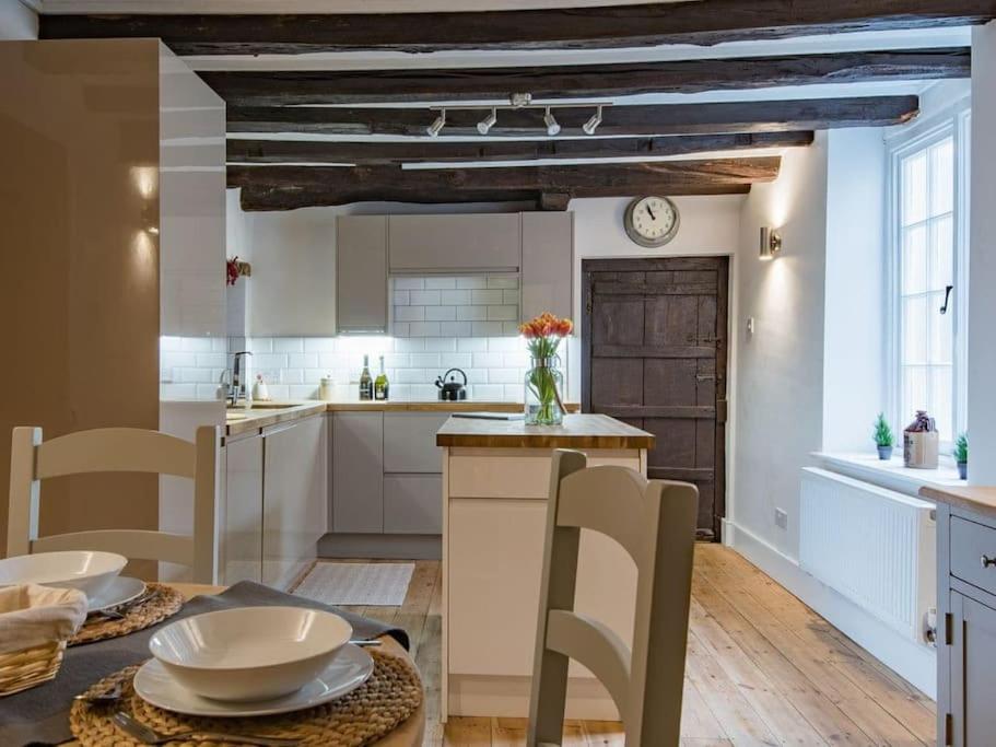 Townhouse with cathedral views