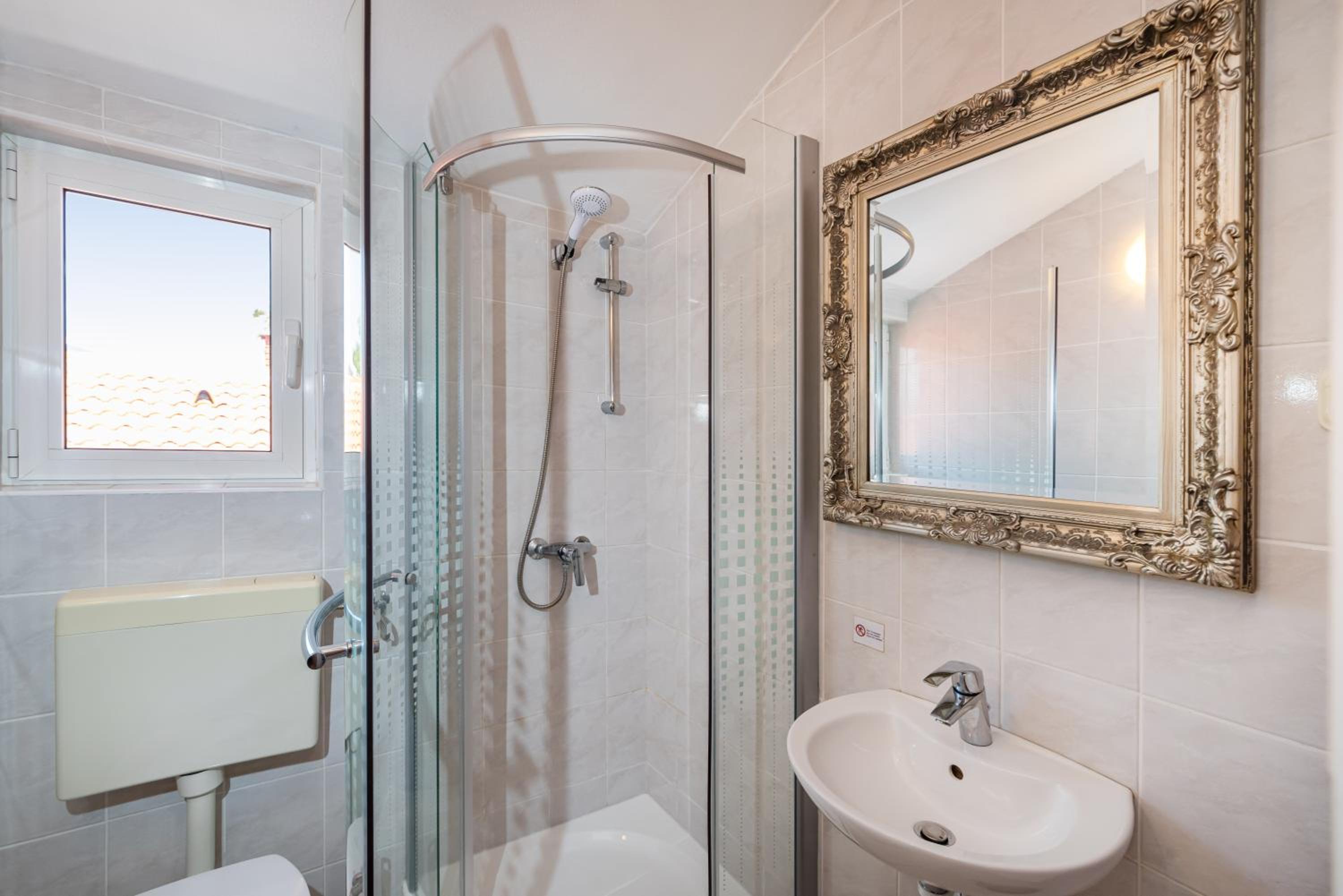 Apartmani kod Lovrića