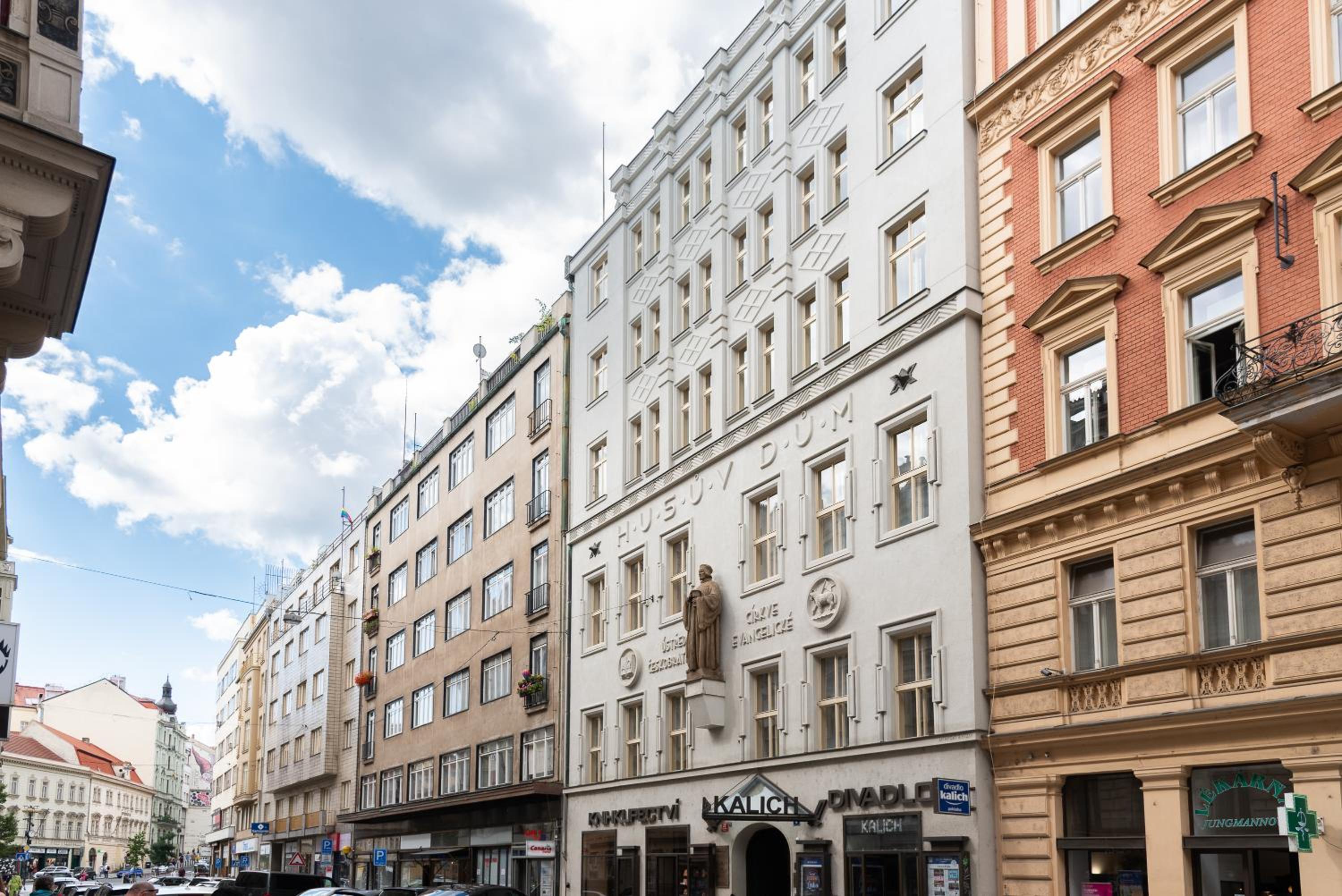 Theatre 9 Apartments by Adrez