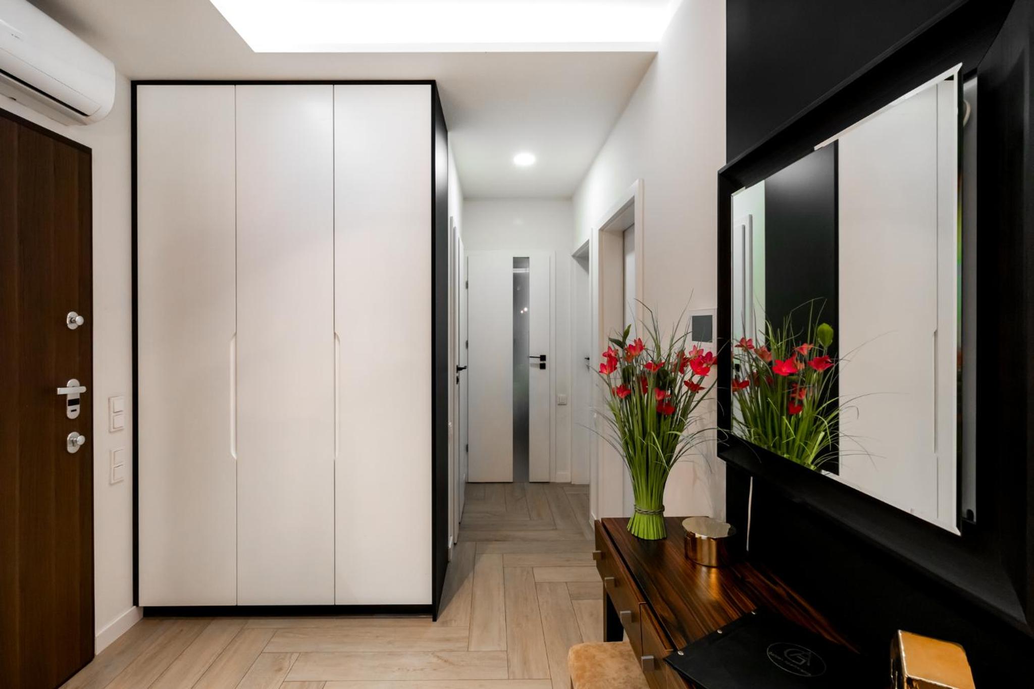 Urban Chic - Luxury 2-Bedroom, Mennica Residence