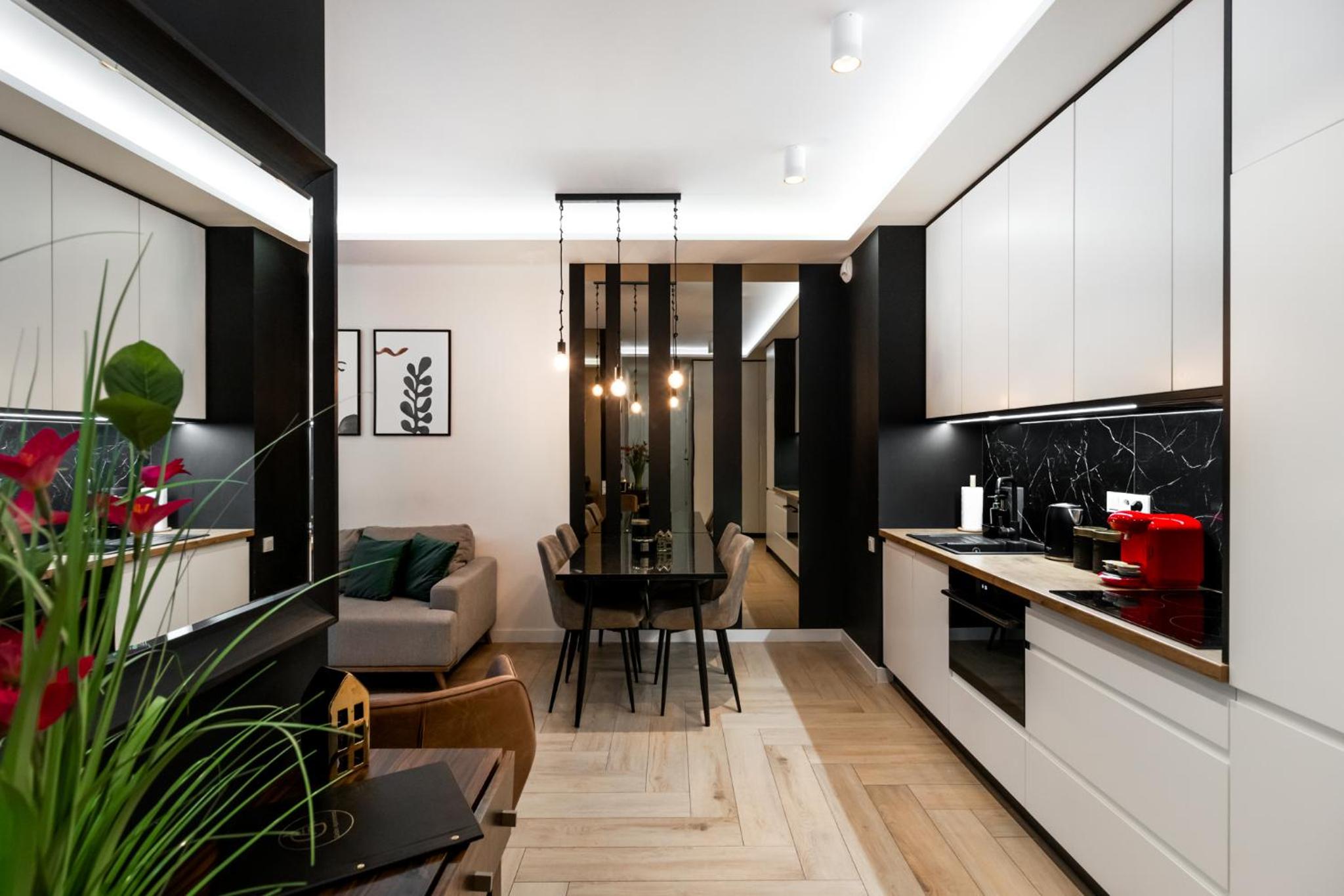Urban Chic - Luxury 2-Bedroom, Mennica Residence