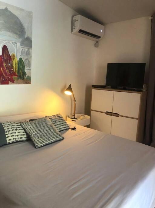 les hauts de Remire Chambre studio indépendant calme avec piscine