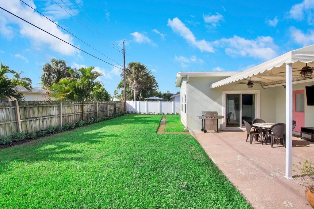 Cutting-edge & Cozy 4 Bed 2 Bath North Palm Beach view 5