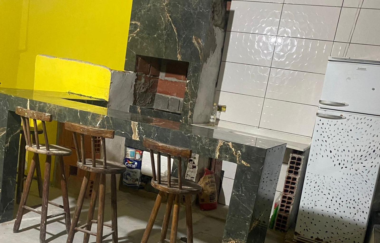 Casa com piscina em caraguatatuba