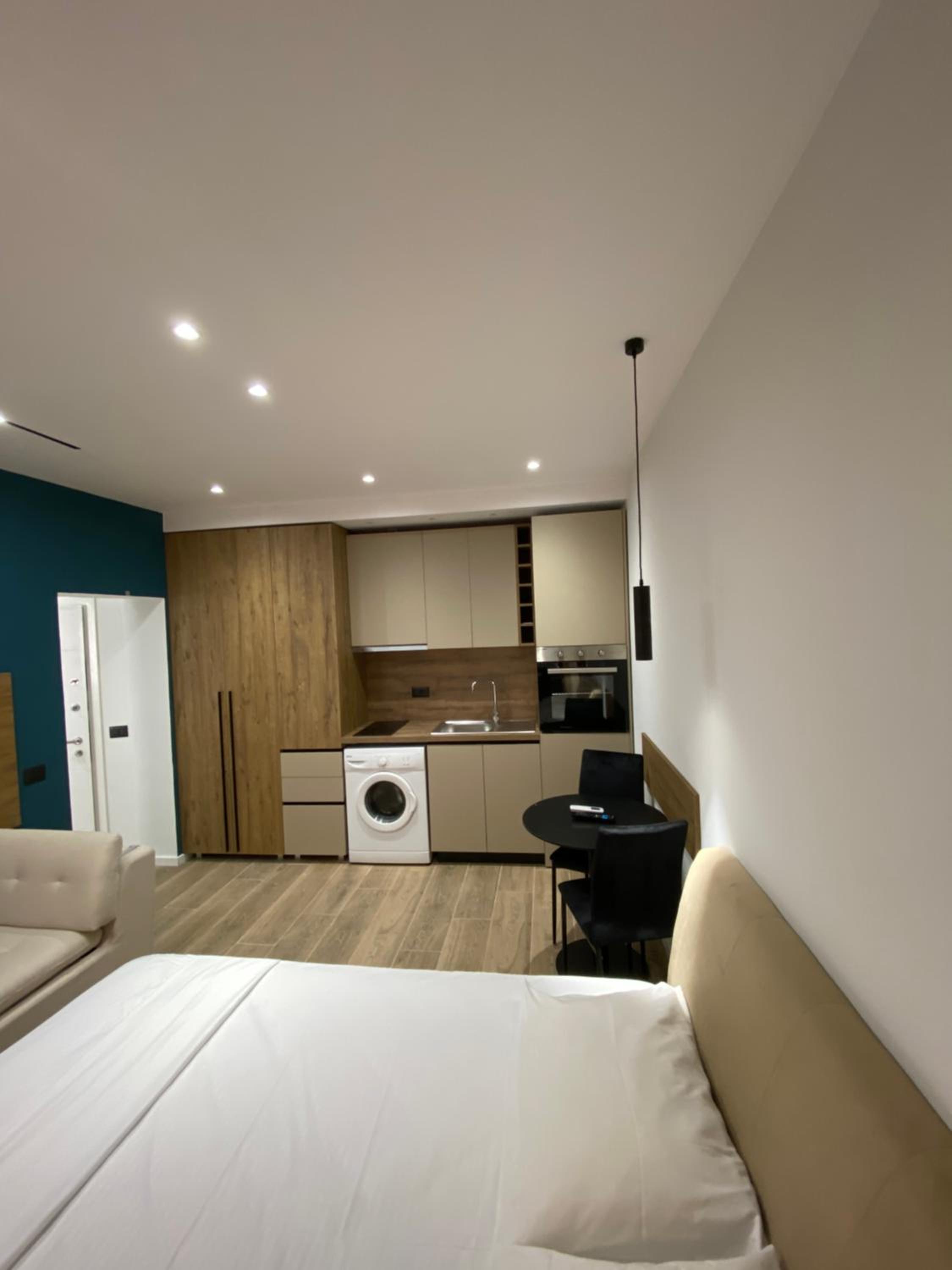 E Apartment