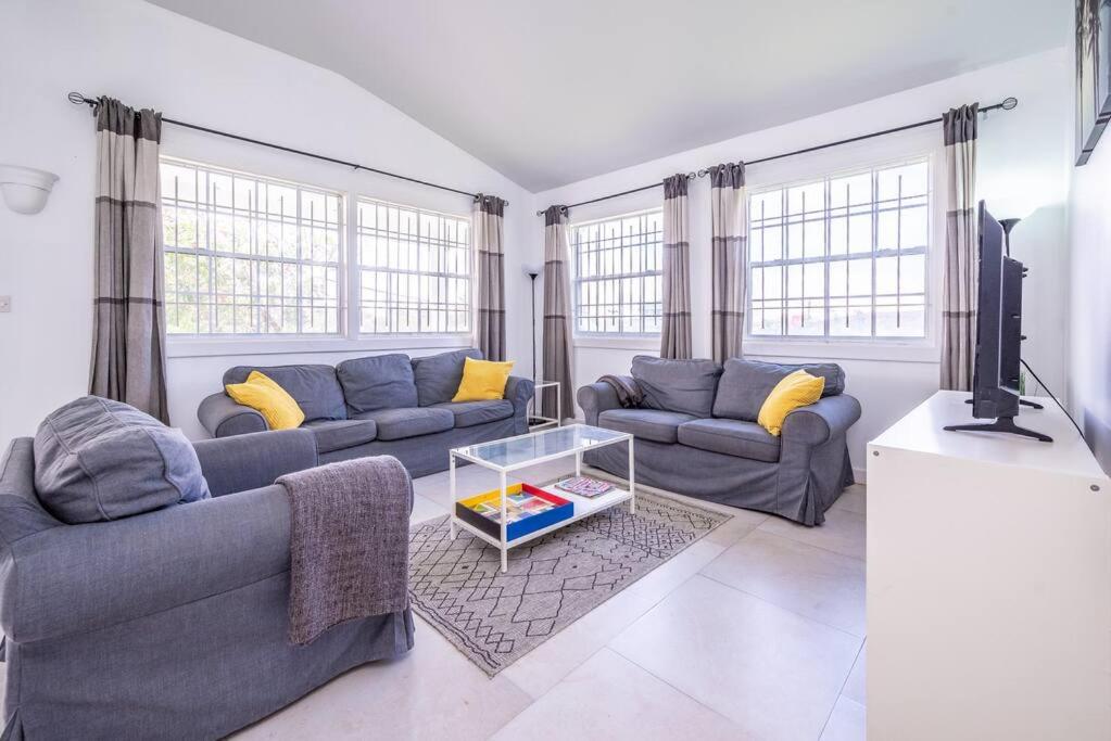 Reduit Orchard - Beautiful Home near Reduit Beach view 2