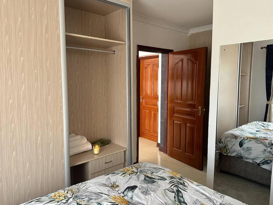 Stylish Apartment Near Wilson Airport ,Nairobi National Park & Giraffe Centre