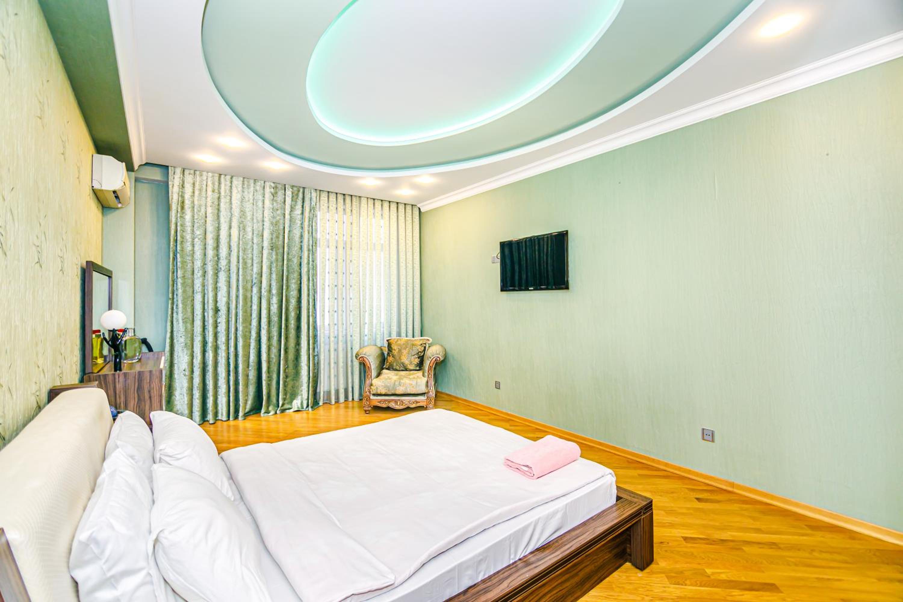 Piramida Plaza Premium House
