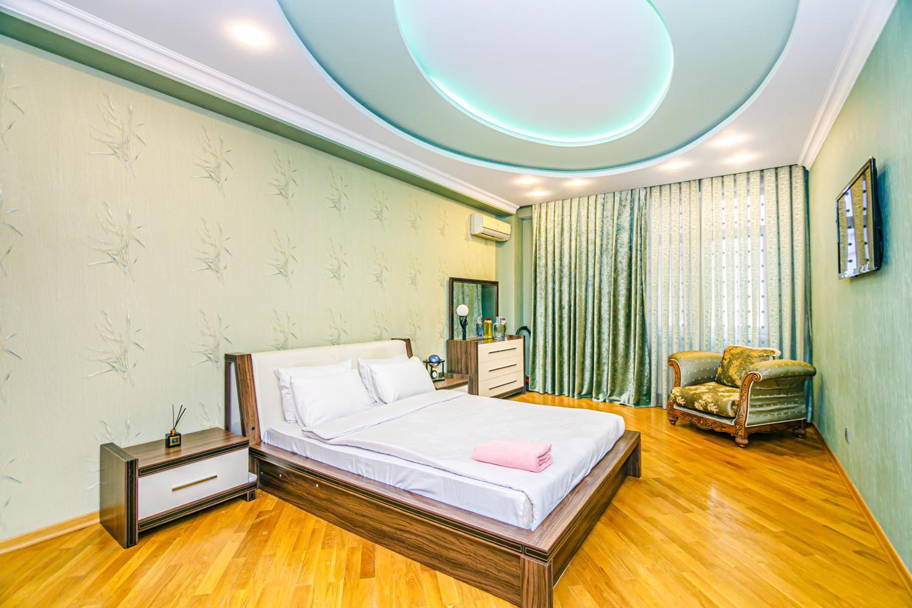 Piramida Plaza Premium House