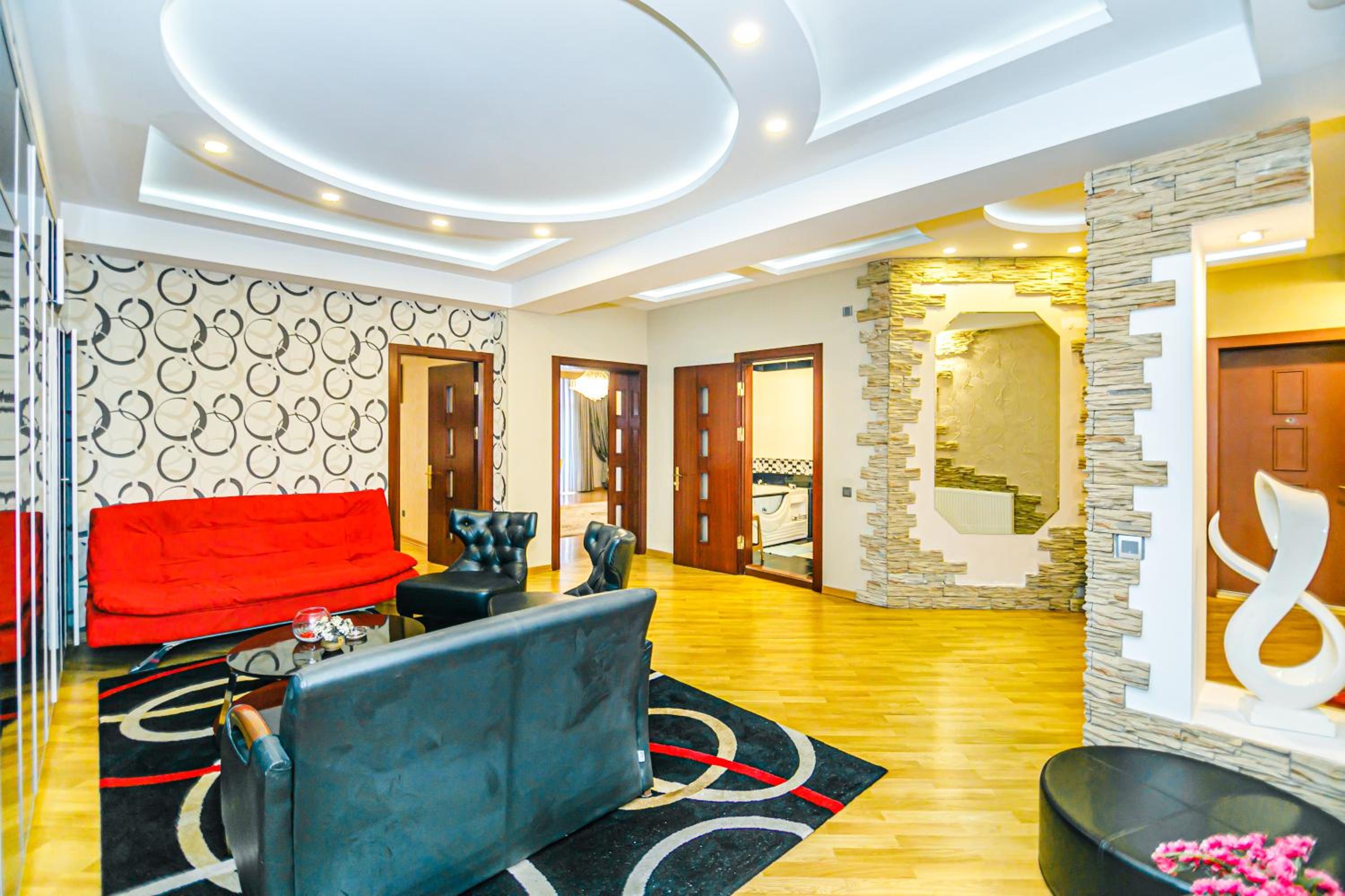 Piramida Plaza Premium House