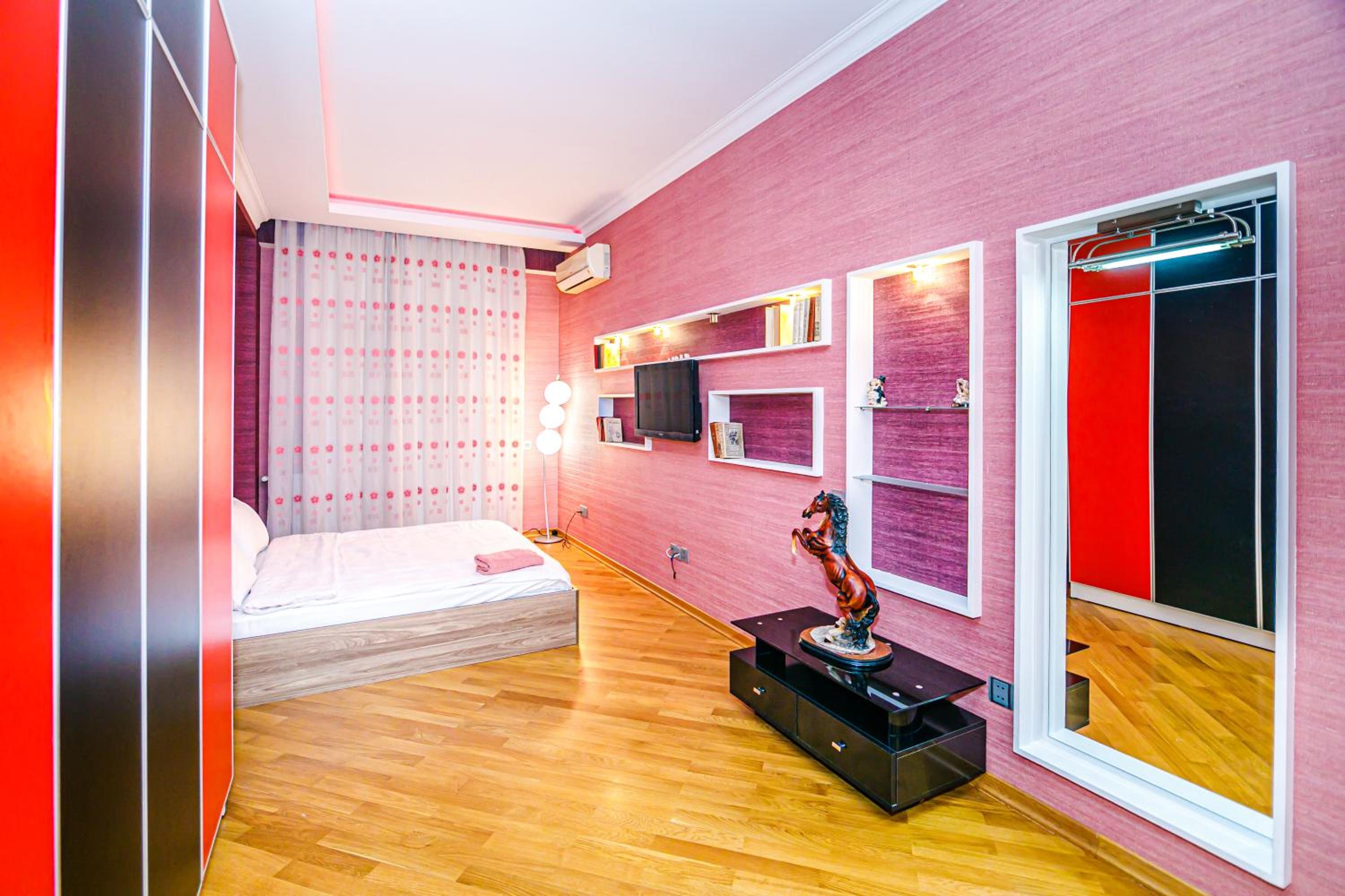 Piramida Plaza Premium House