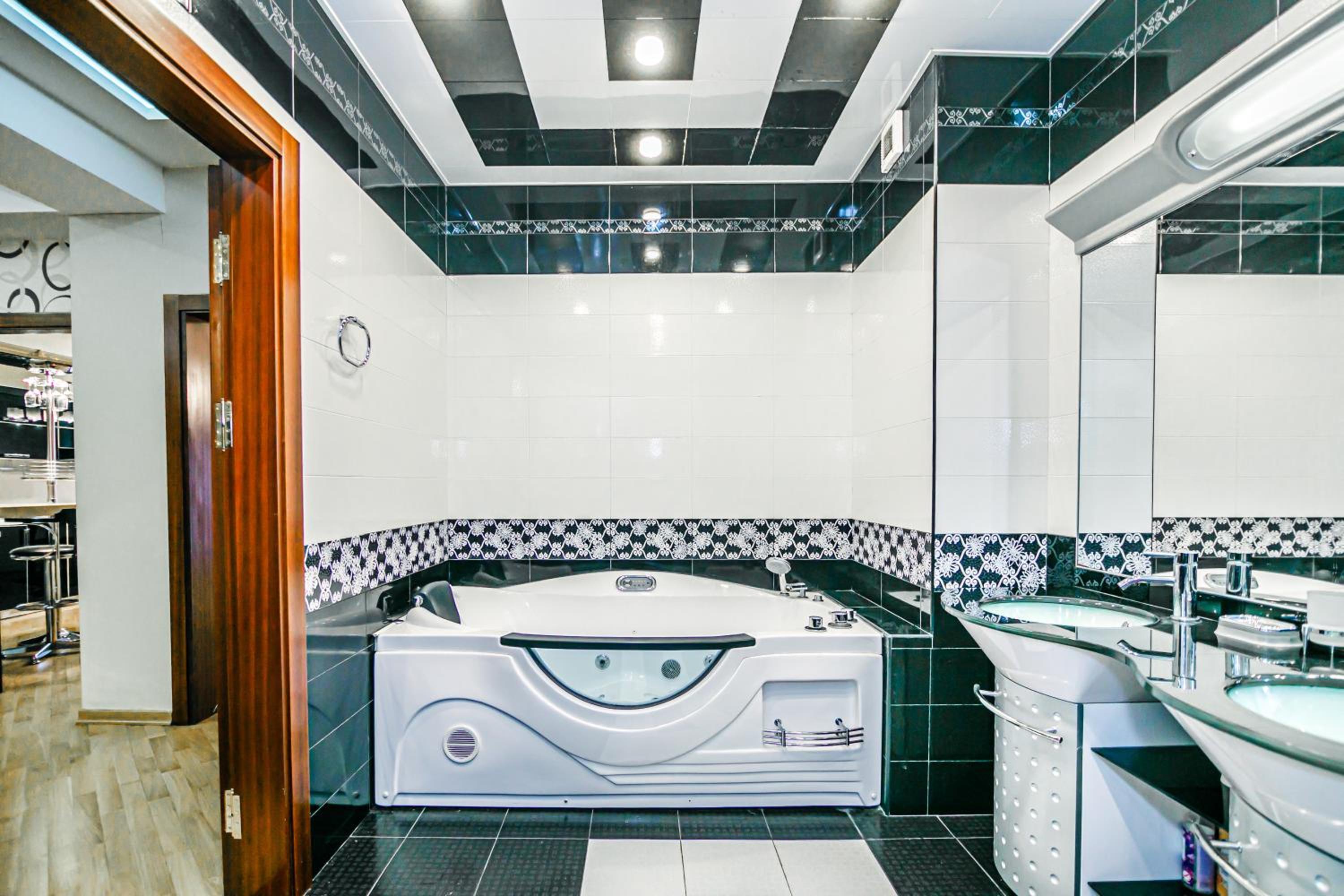 Piramida Plaza Premium House