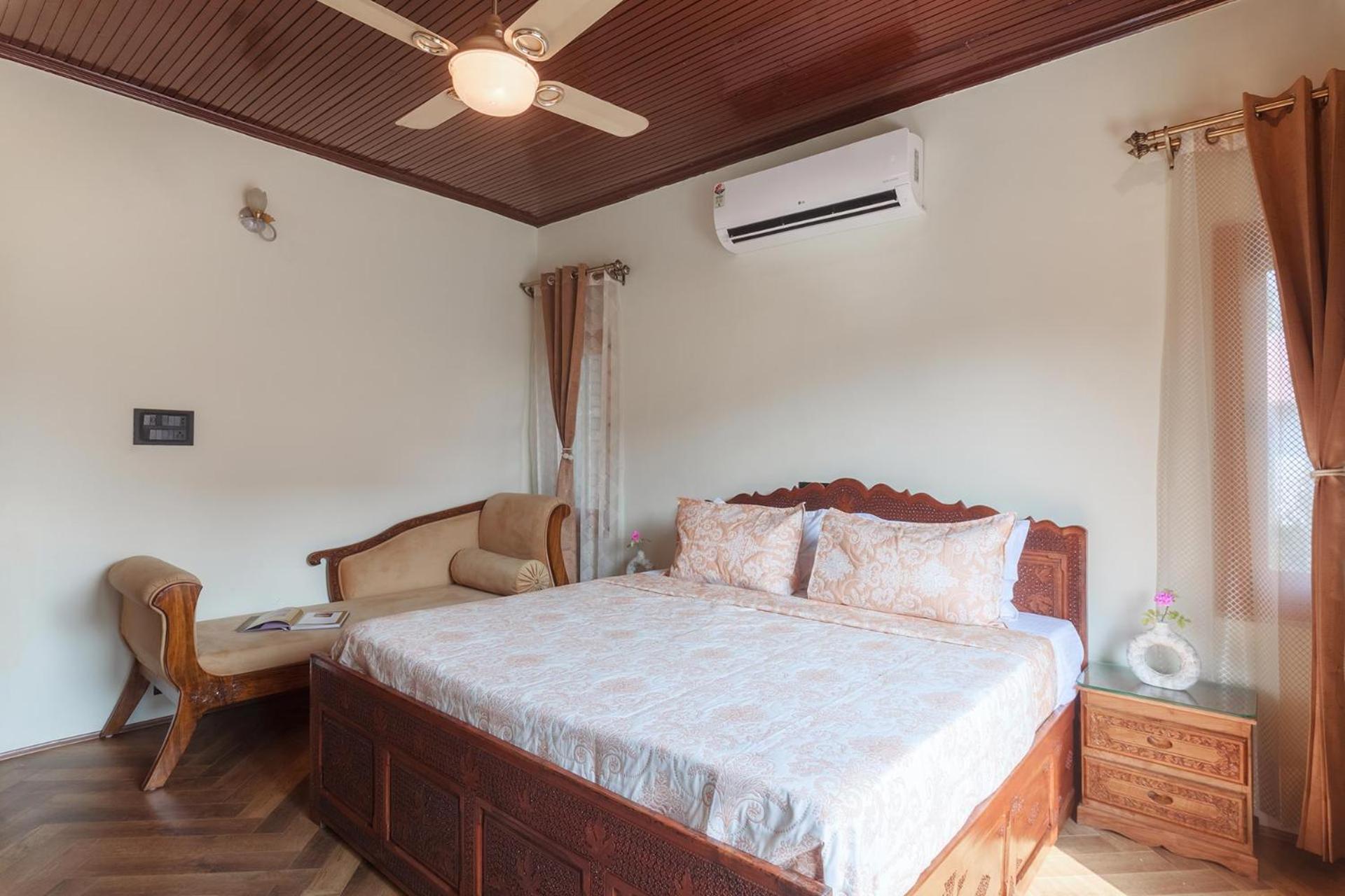 StayVista at Pinewood Villa near Srinagar Airport view 5