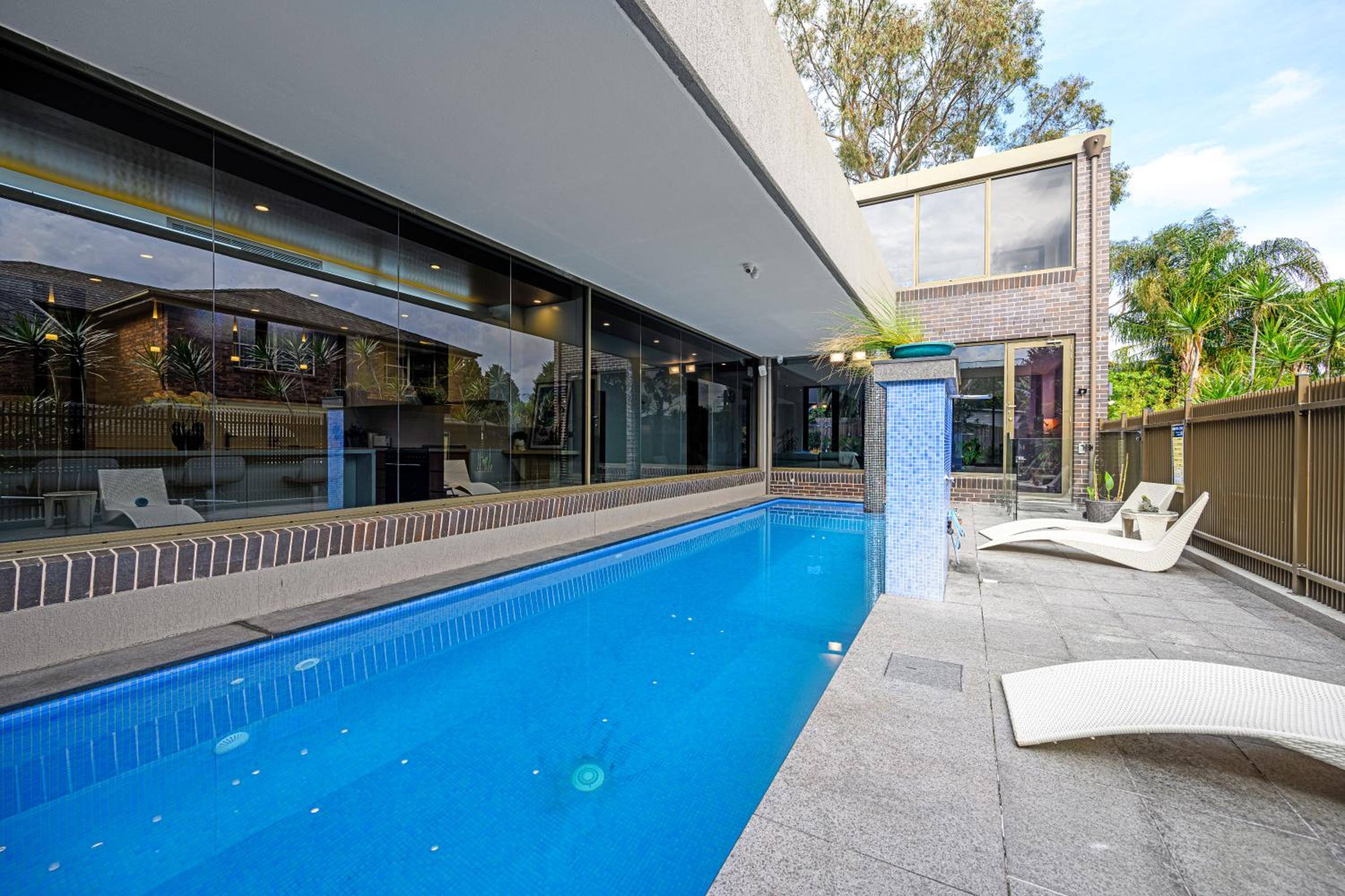 Putney Brand New Luxury House Pool & Waterview