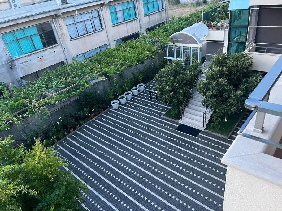 Manga Apartments - Apartment 302