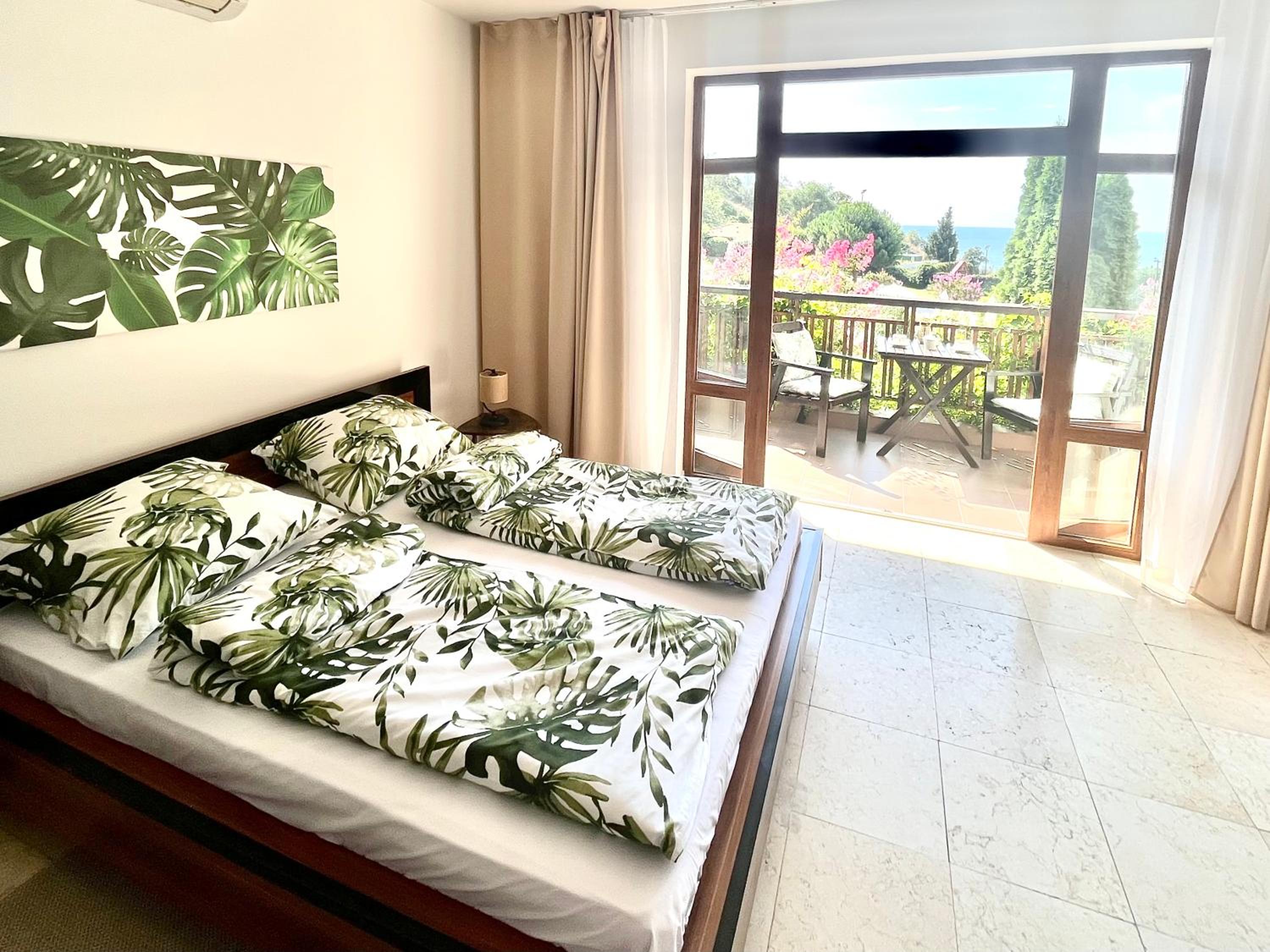 Patrick's apartments - Garden of Eden - Sea view