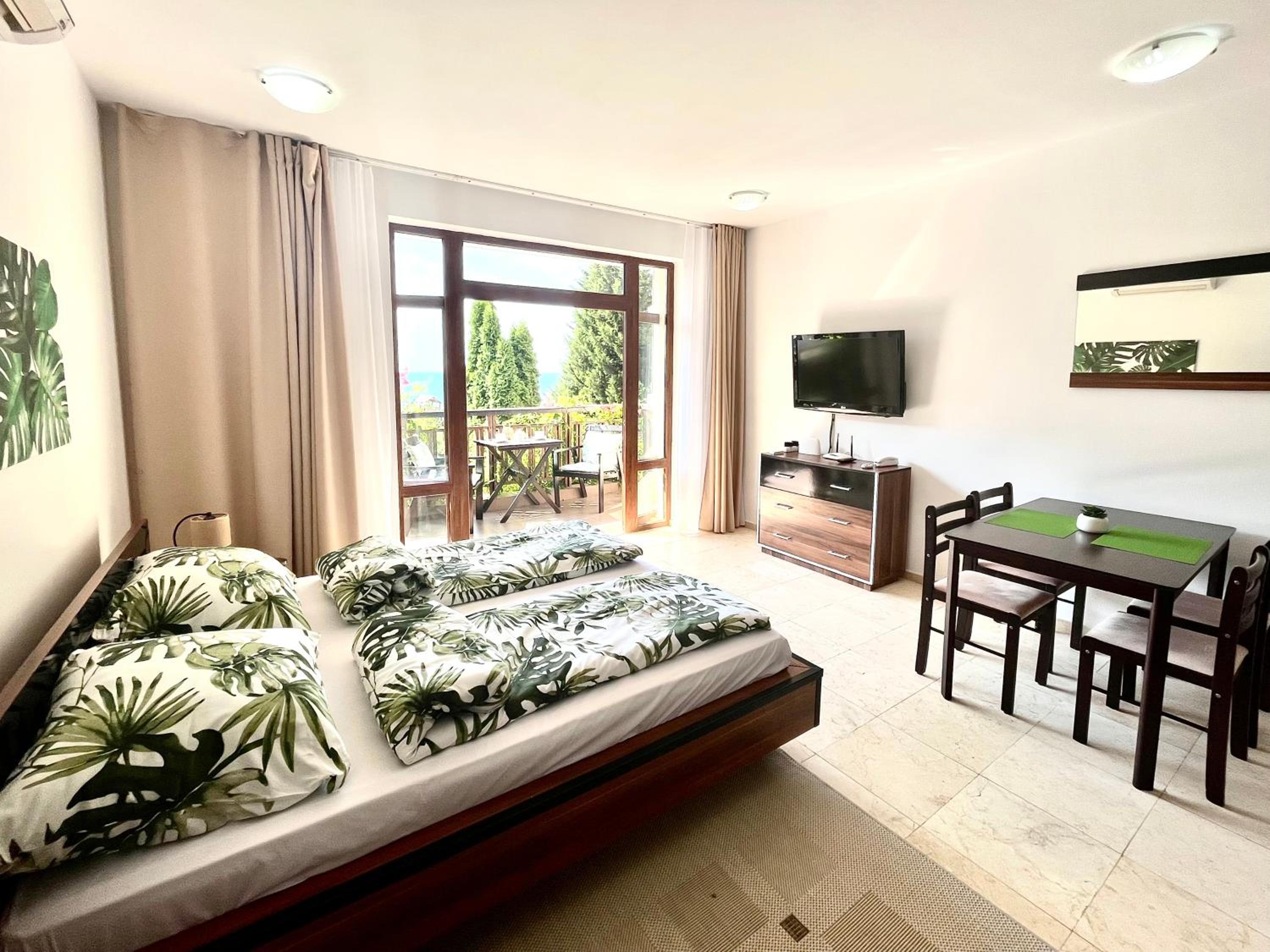 Patrick's apartments - Garden of Eden - Sea view