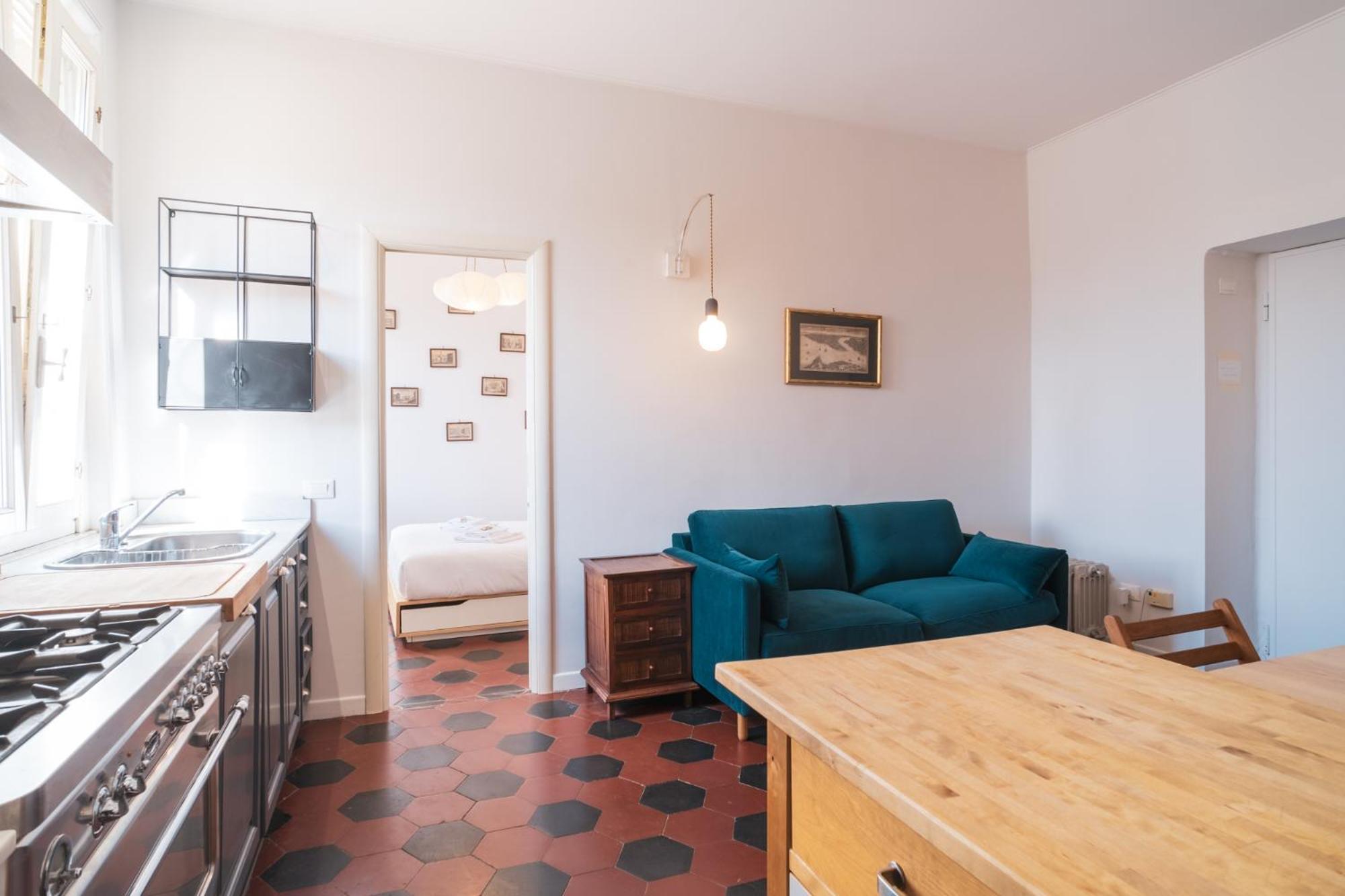 HC - Sunny Apartment in Testaccio!