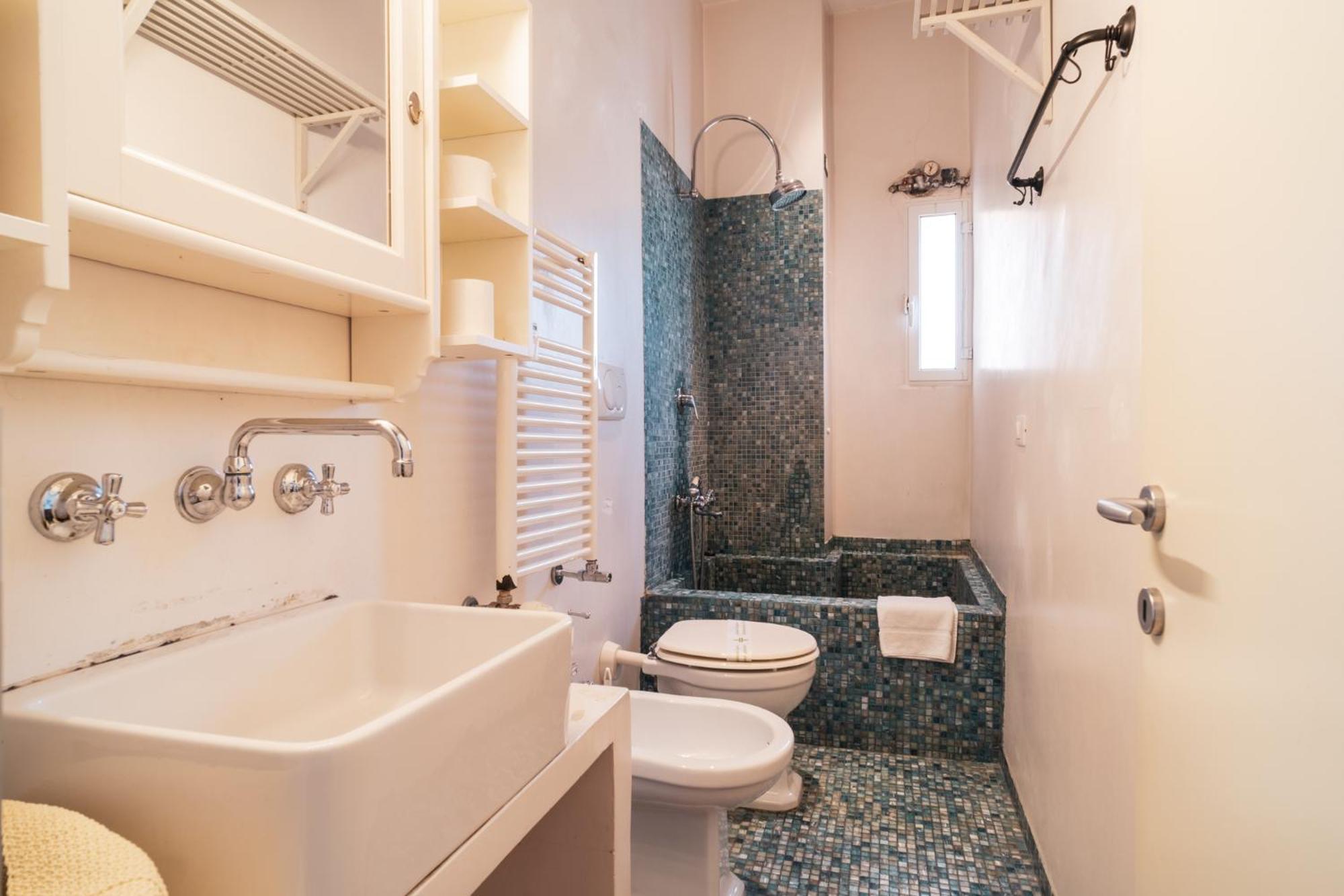 HC - Sunny Apartment in Testaccio!