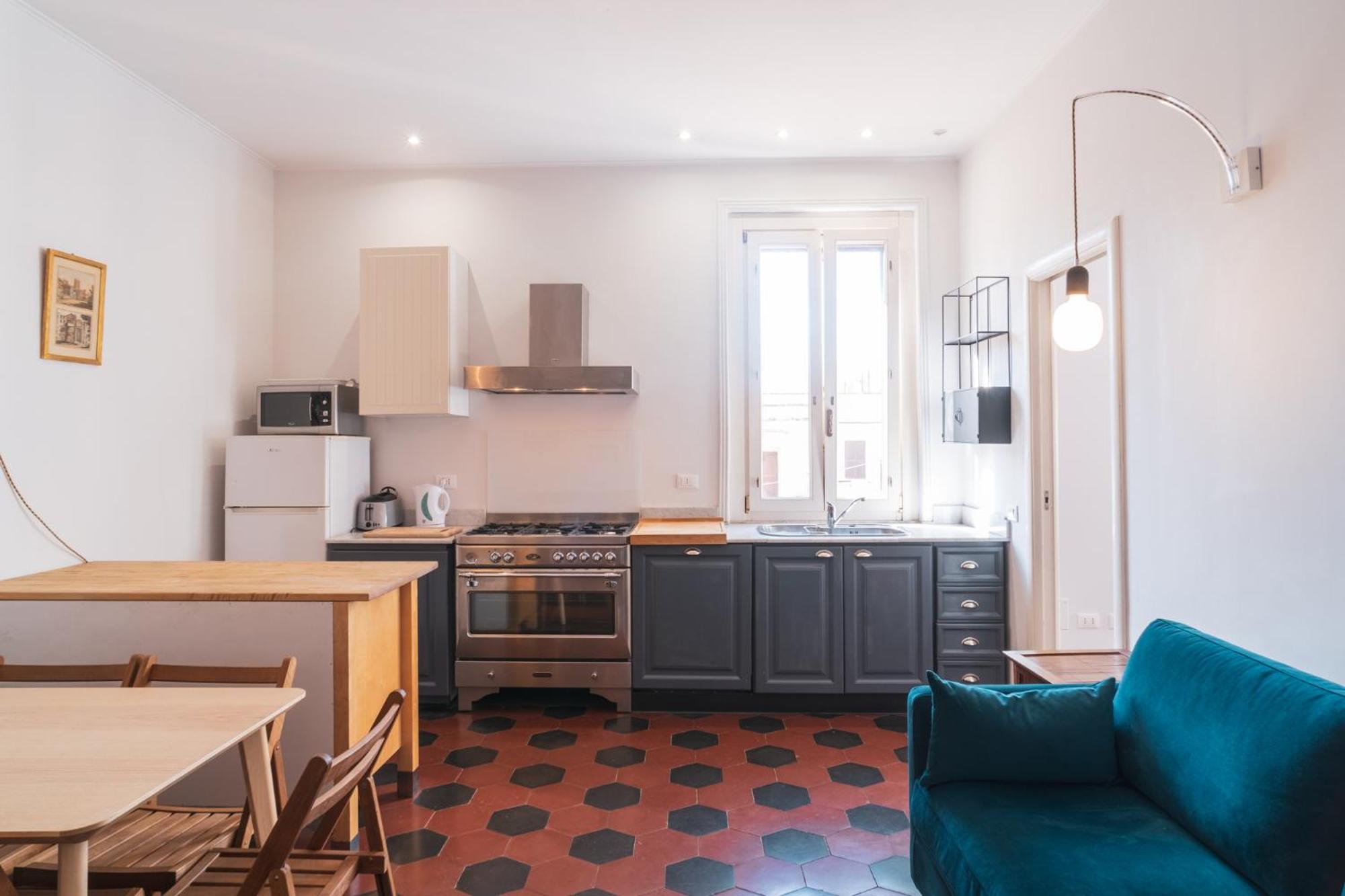 HC - Sunny Apartment in Testaccio!