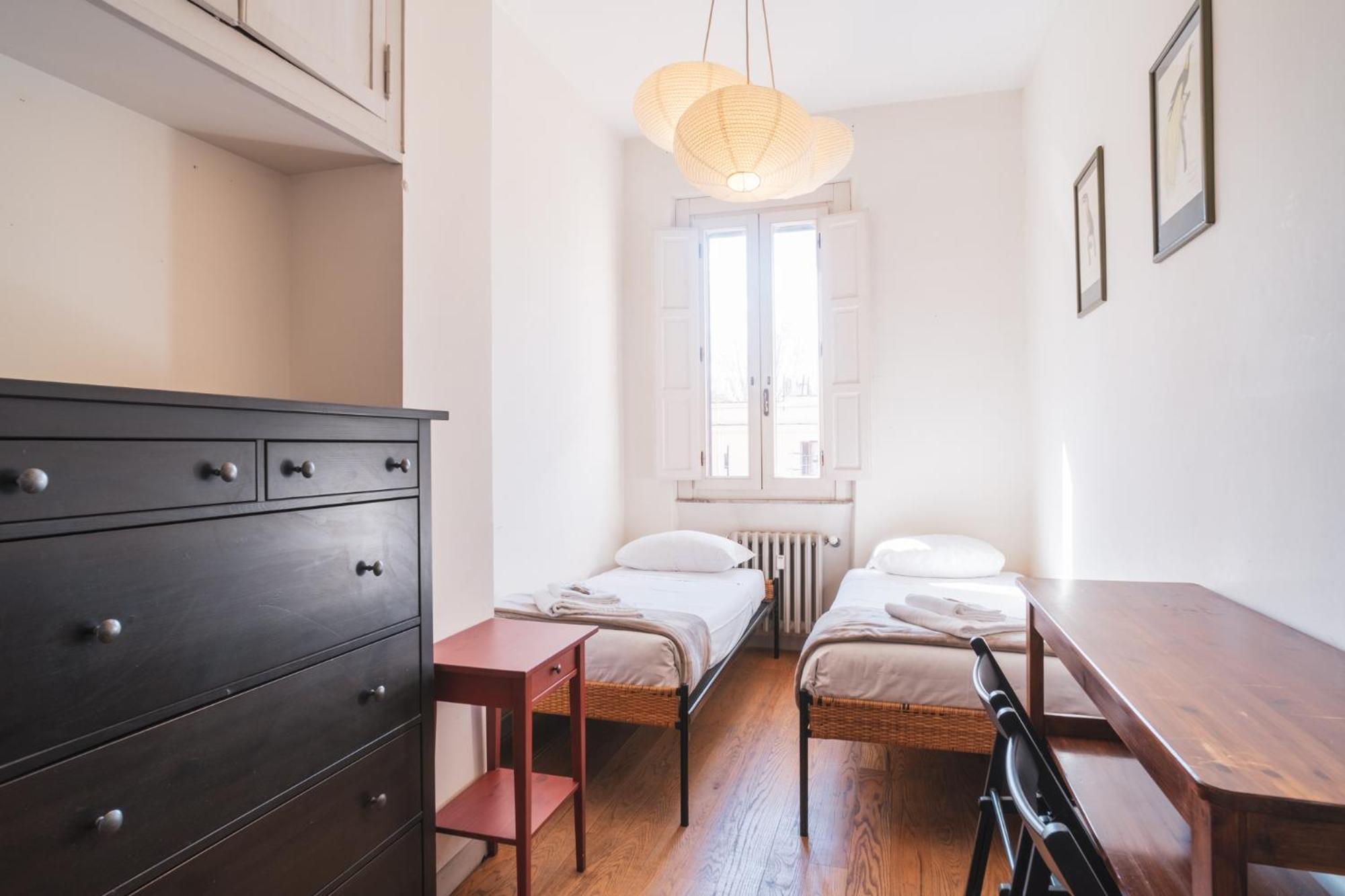 HC - Sunny Apartment in Testaccio!