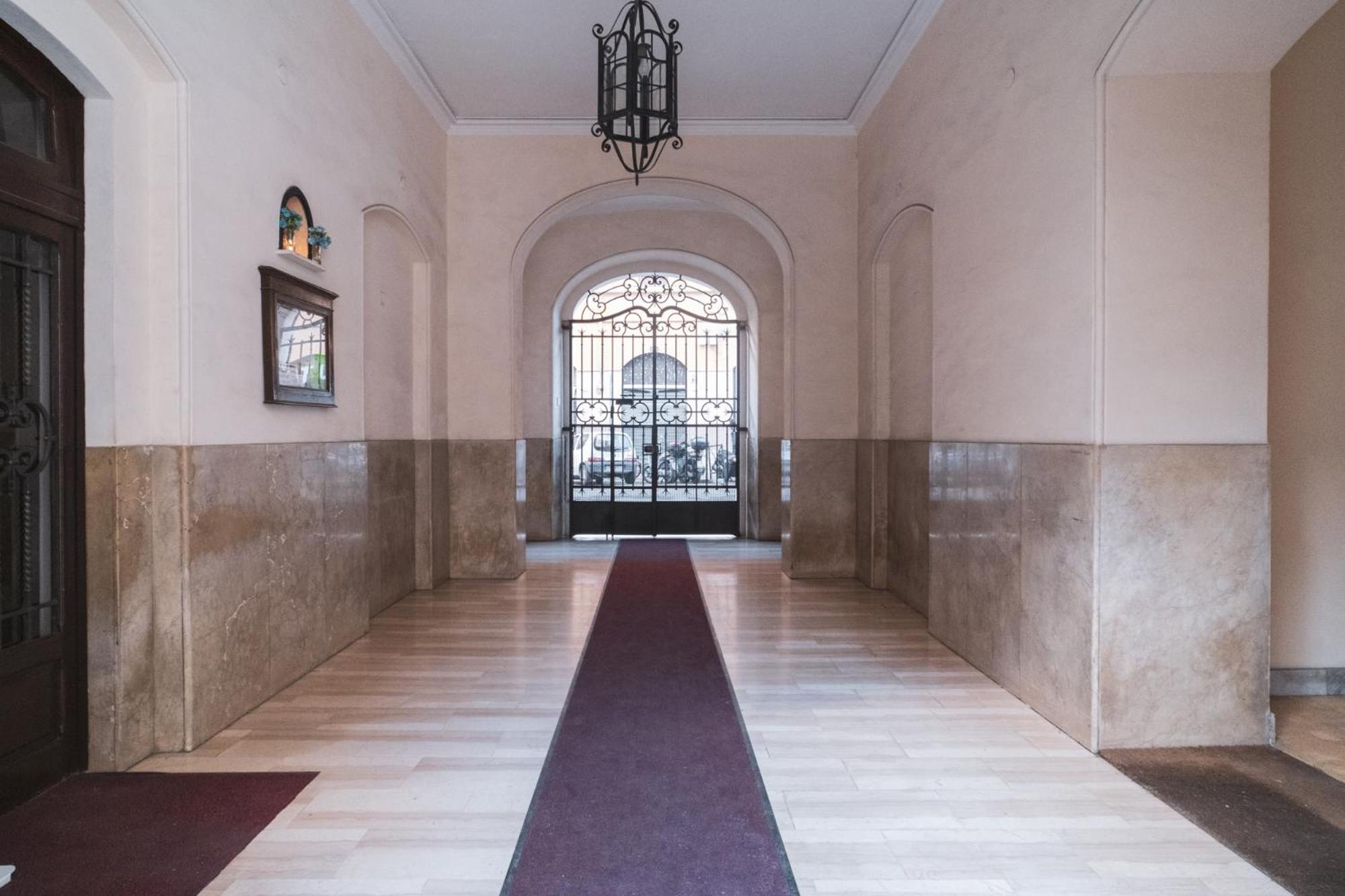 HC - Sunny Apartment in Testaccio!