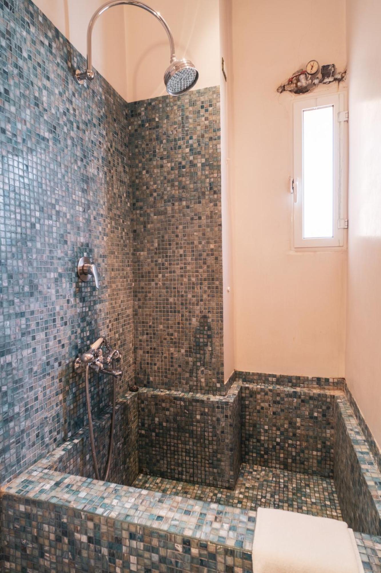 HC - Sunny Apartment in Testaccio!
