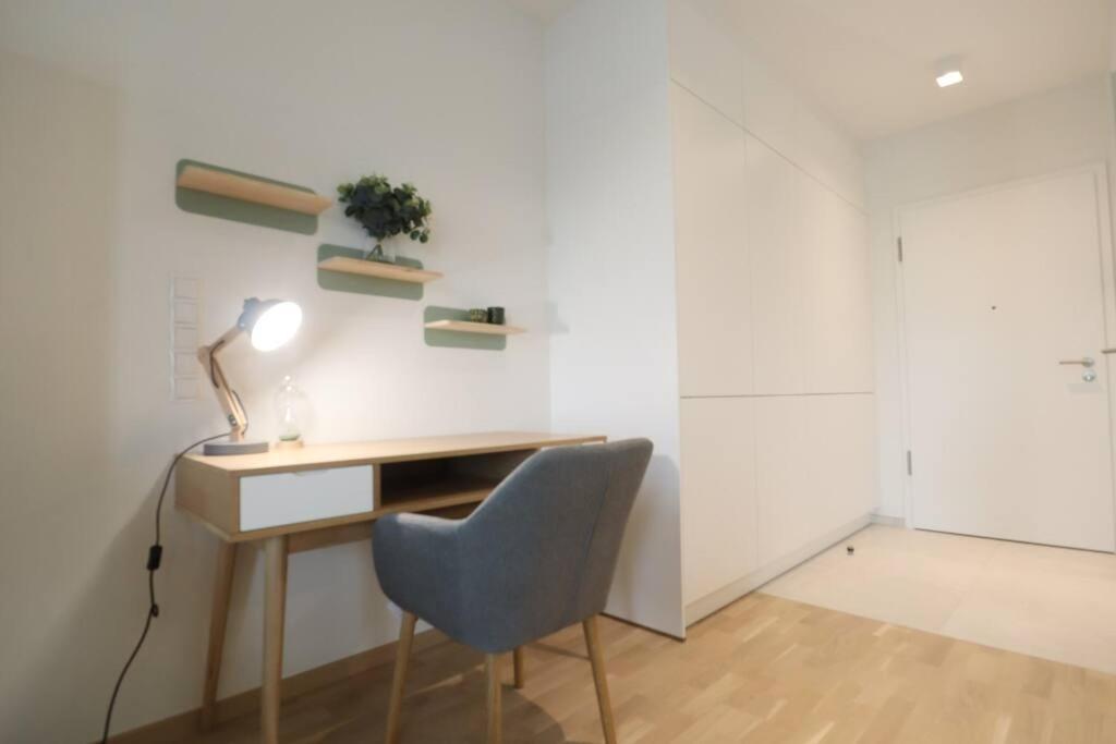 Central fully serviced studio