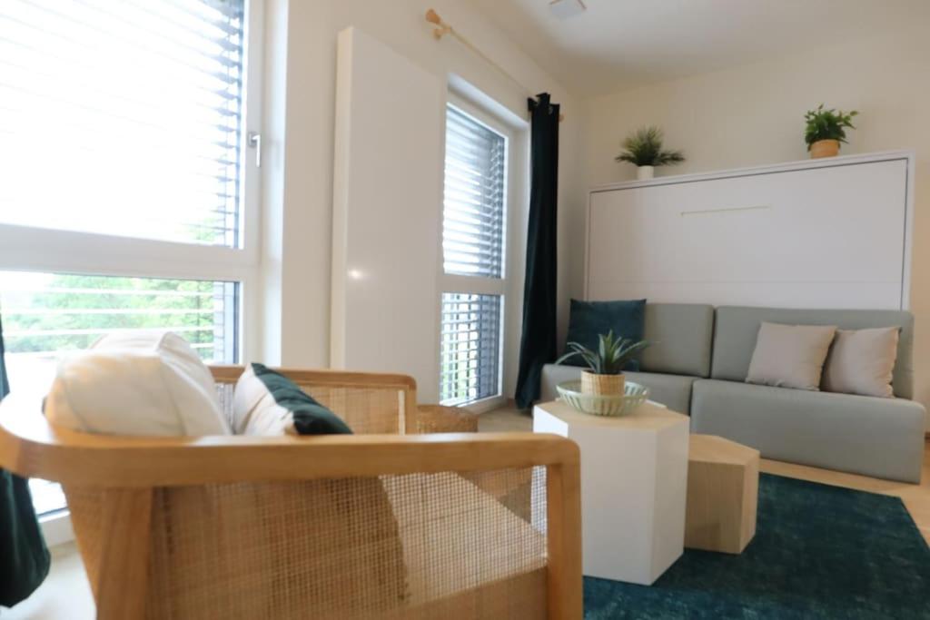 Central fully serviced studio