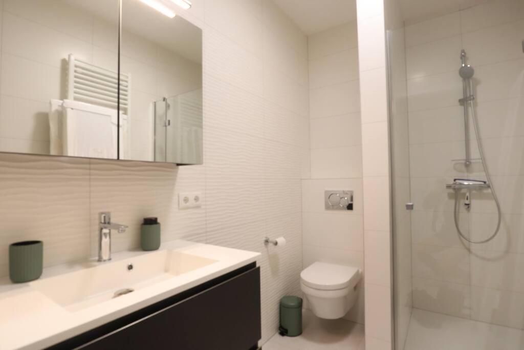 Central fully serviced studio