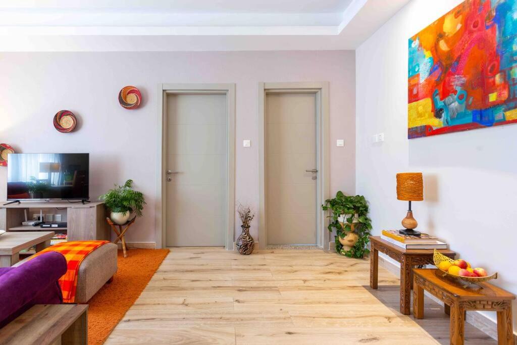 Sunny Modern Apartment Cinnamon Residence