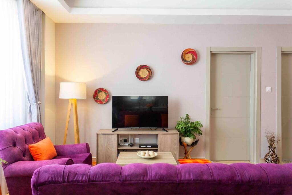 Sunny Modern Apartment Cinnamon Residence