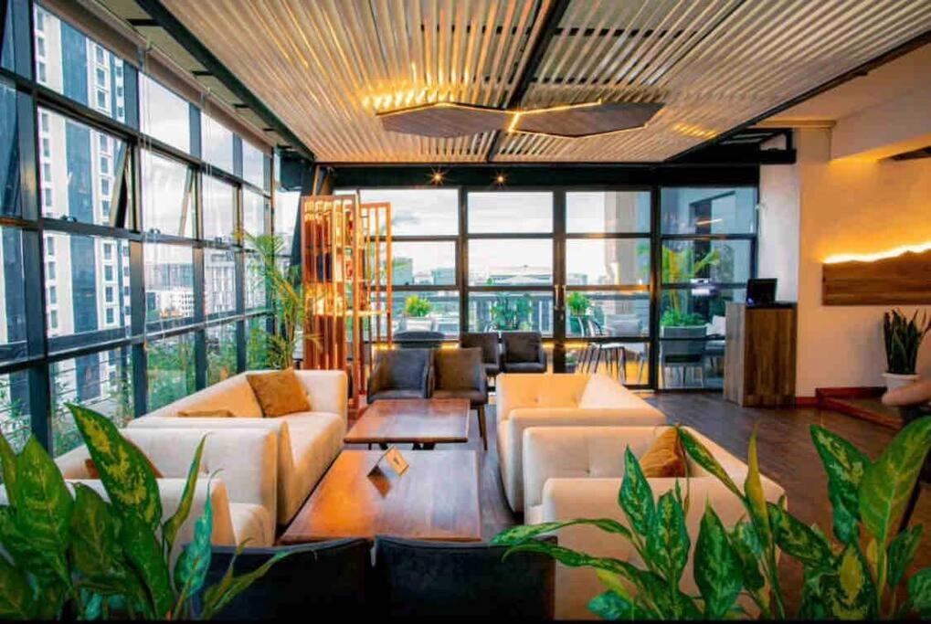 Sunny Modern Apartment Cinnamon Residence