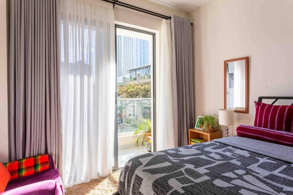 Sunny Modern Apartment Cinnamon Residence