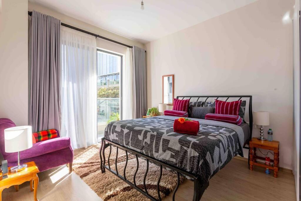 Sunny Modern Apartment Cinnamon Residence