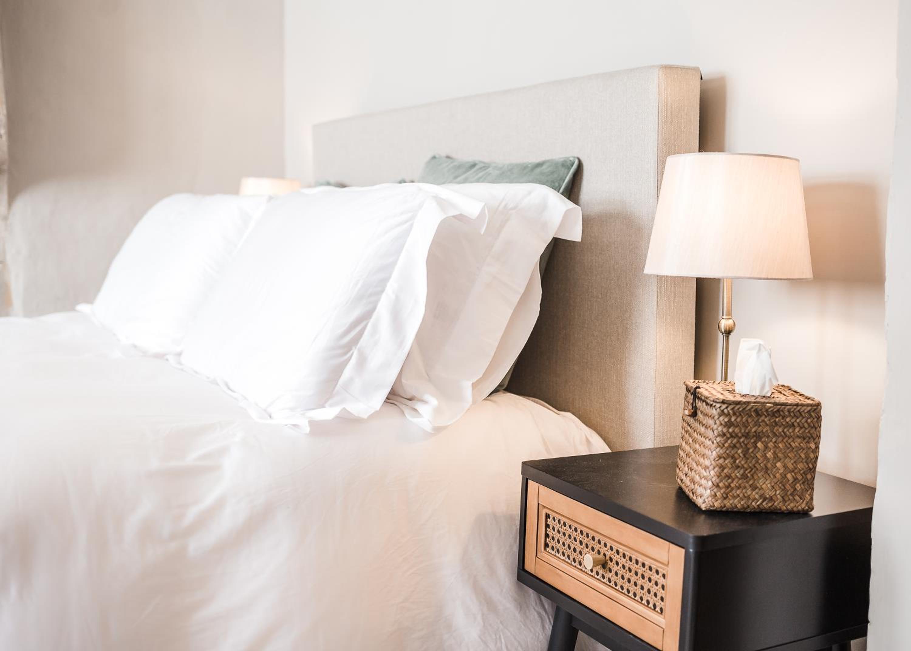 Taylour House - Edenbridge, sleeps 10, historic, unique yet modern