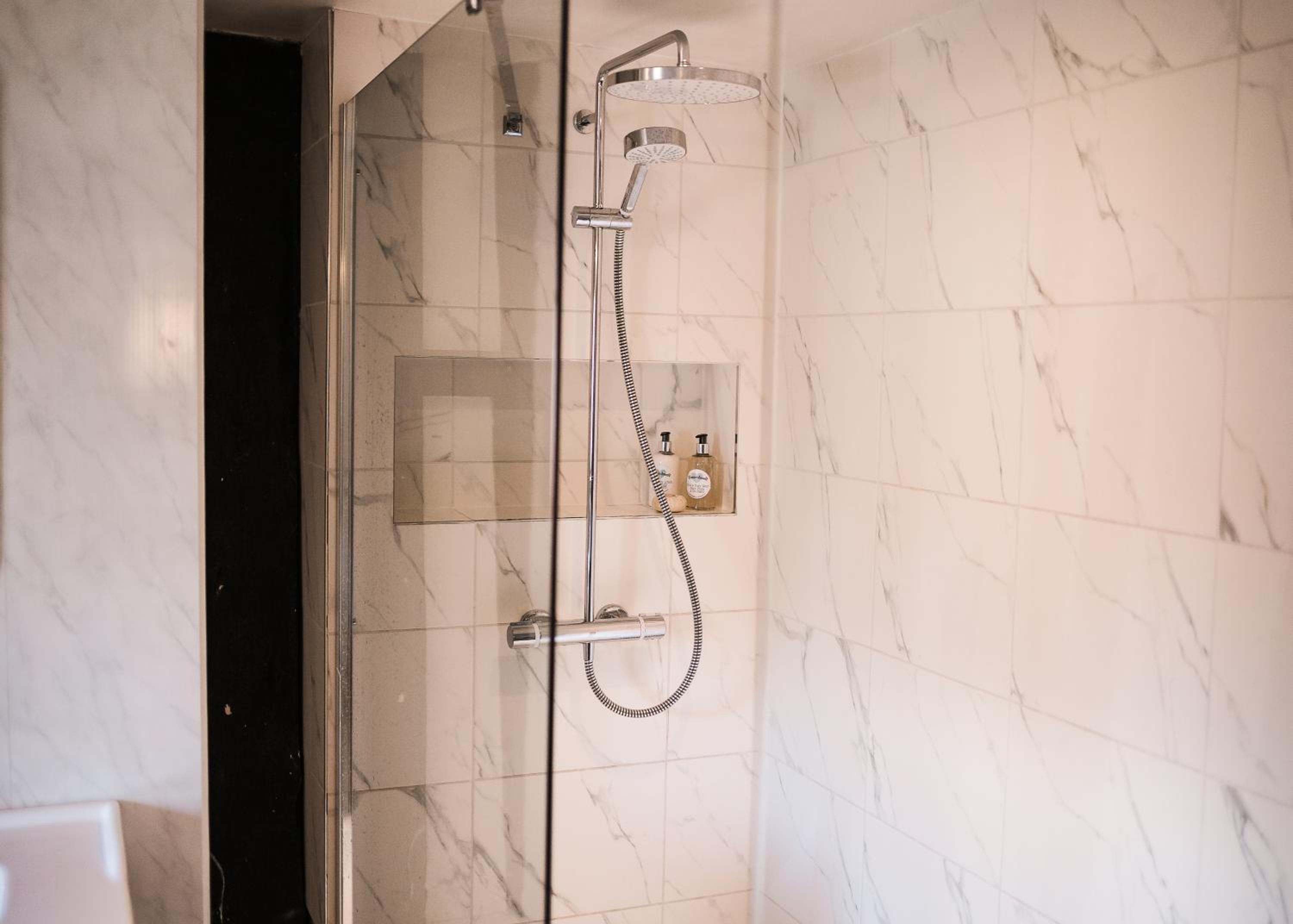 Taylour House - Edenbridge, sleeps 10, historic, unique yet modern