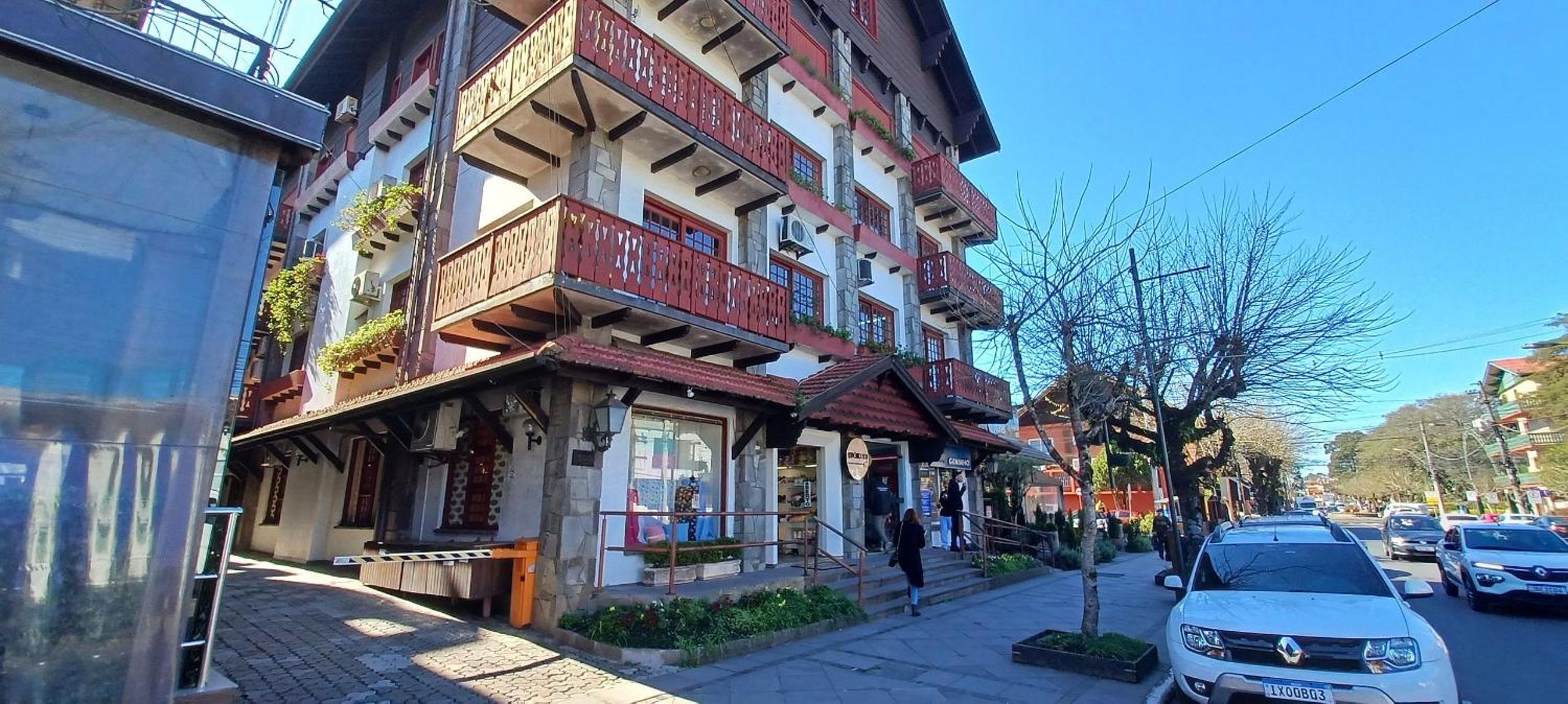 Locar-in Gramado - Apê Lindo a 30m da Rua Coberta