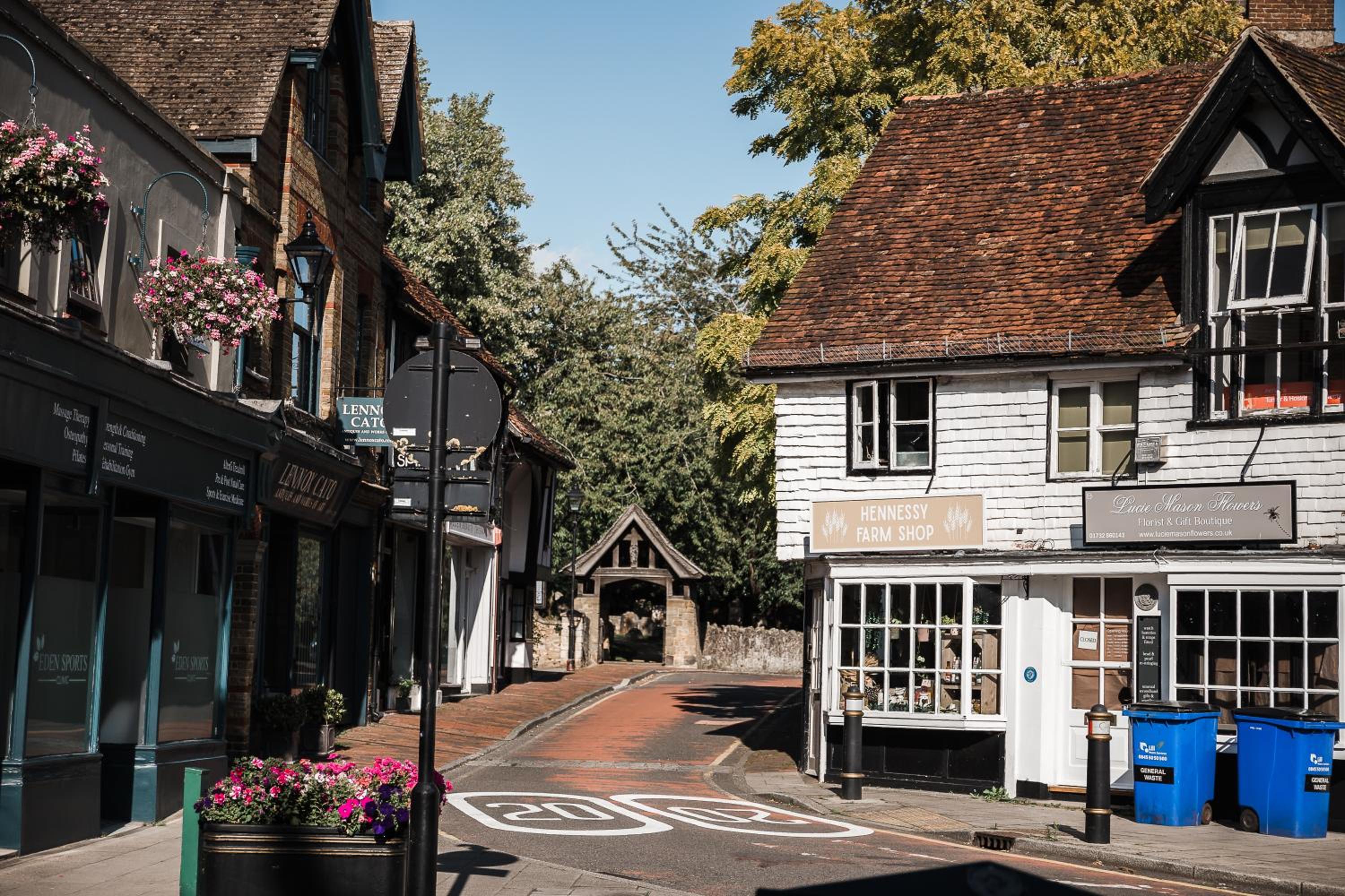 Taylour House - Edenbridge, sleeps 10, historic, unique yet modern