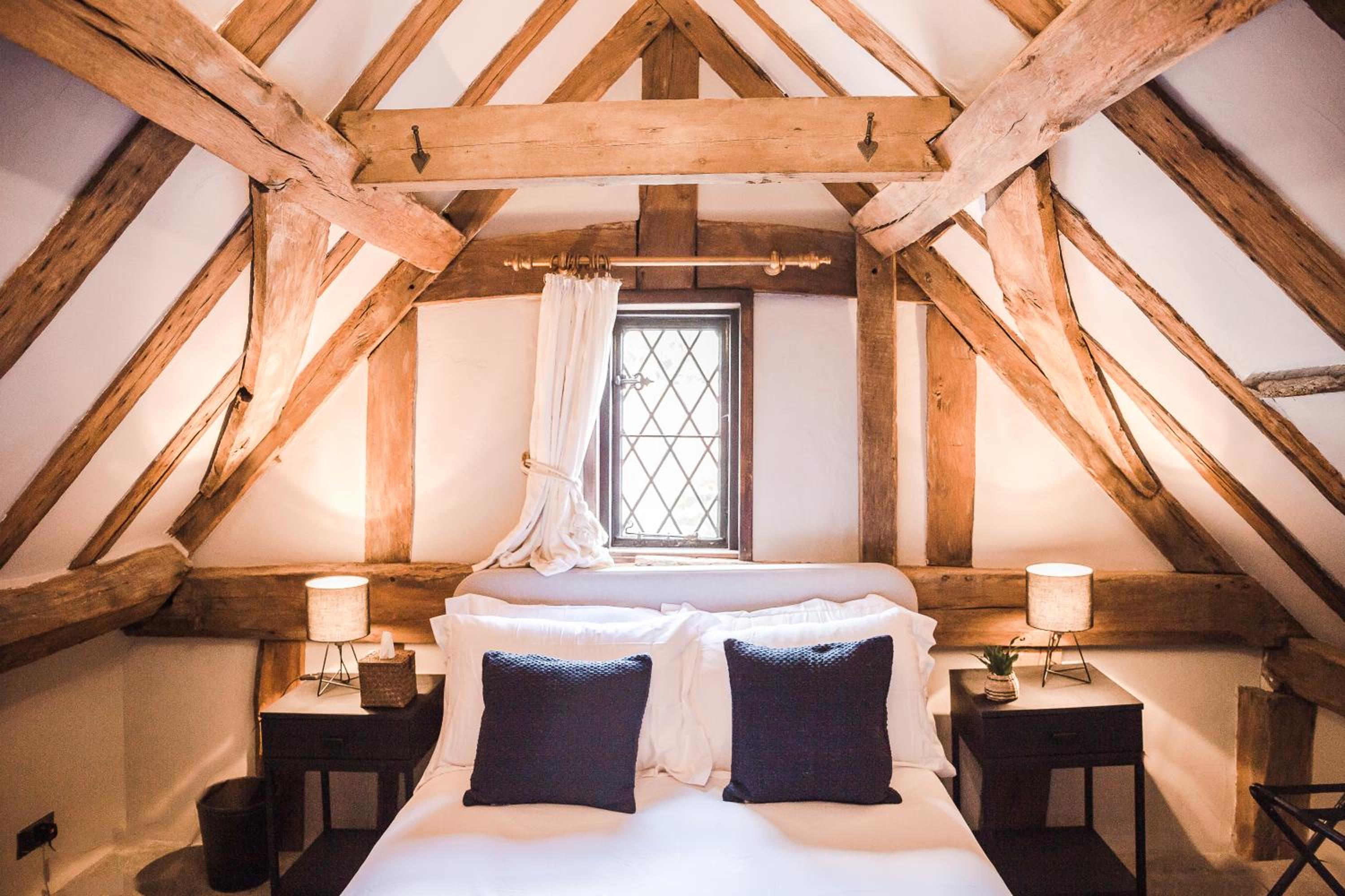 Taylour House - Edenbridge, sleeps 10, historic, unique yet modern