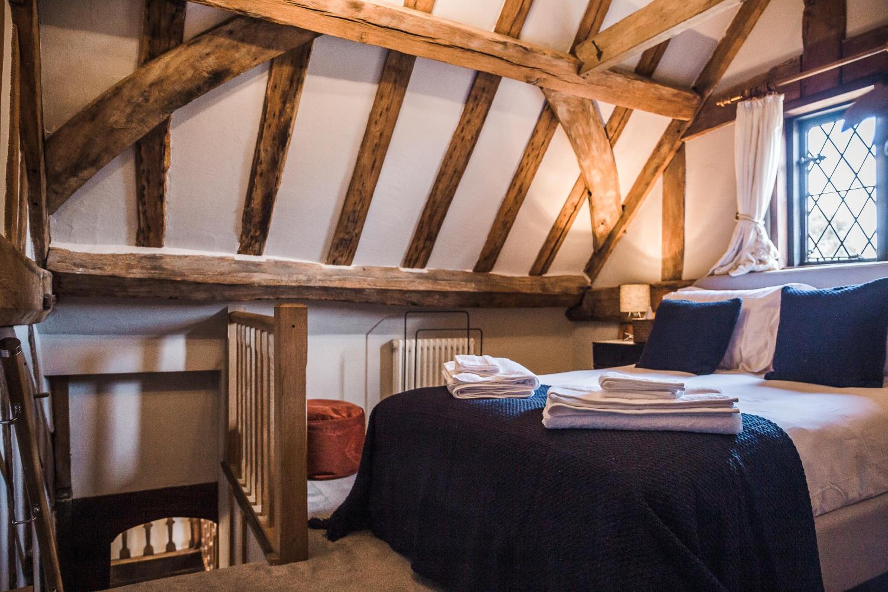 Taylour House - Edenbridge, sleeps 10, historic, unique yet modern