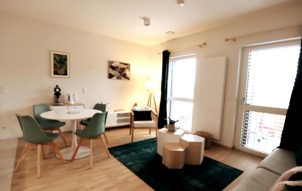 Central fully serviced studio