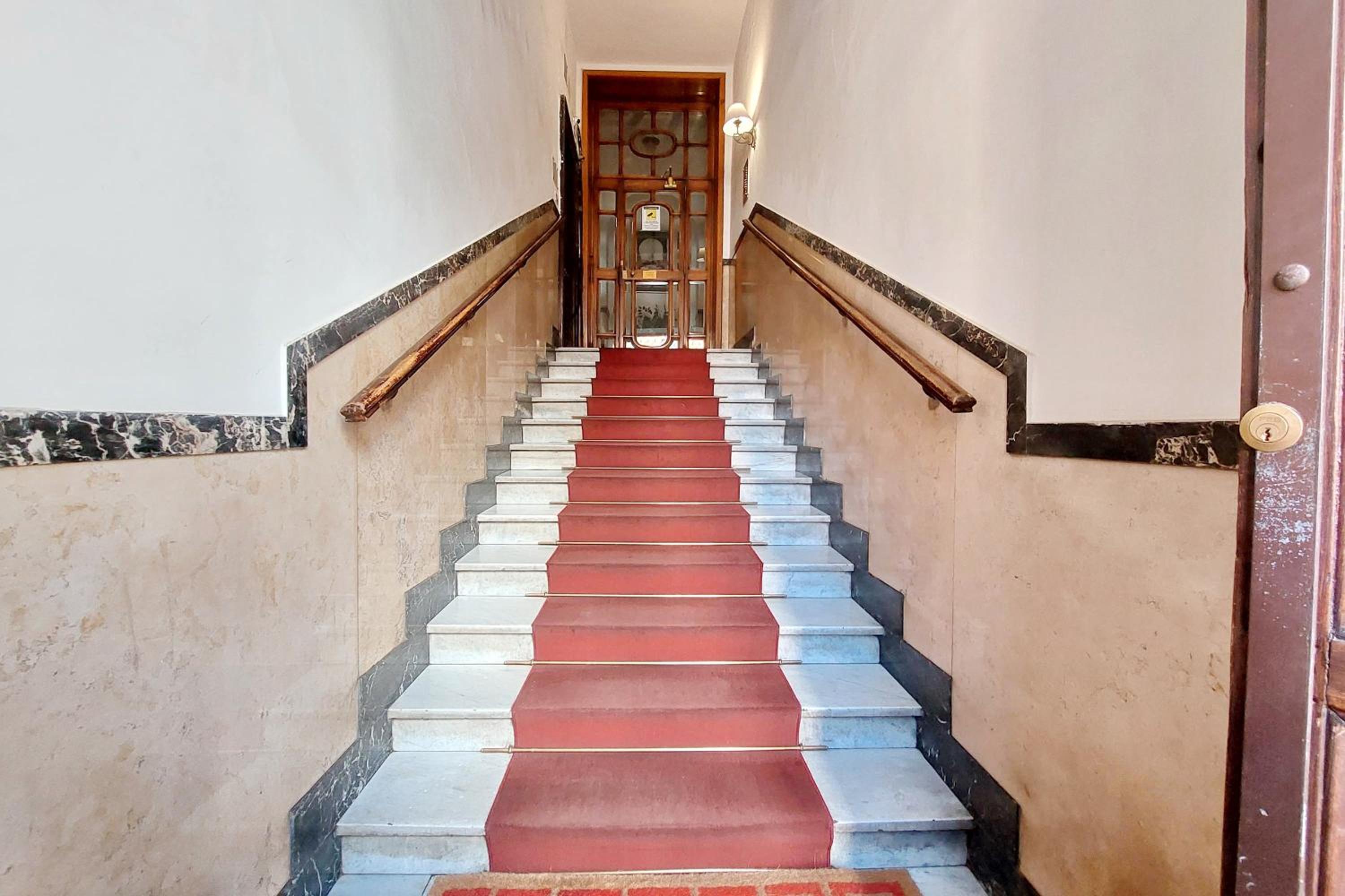 LUXURY APARTMENT VATICANO-S'PETER BASILICA - NETFLIX Wifi - AirCond