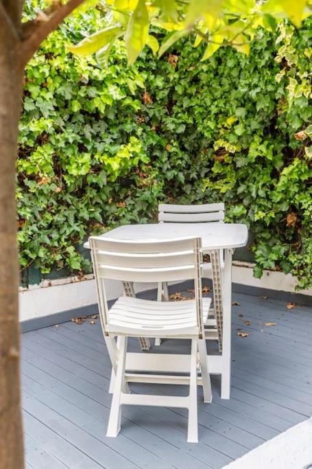 Stylish Ground Floor Garden Flat nr Central London