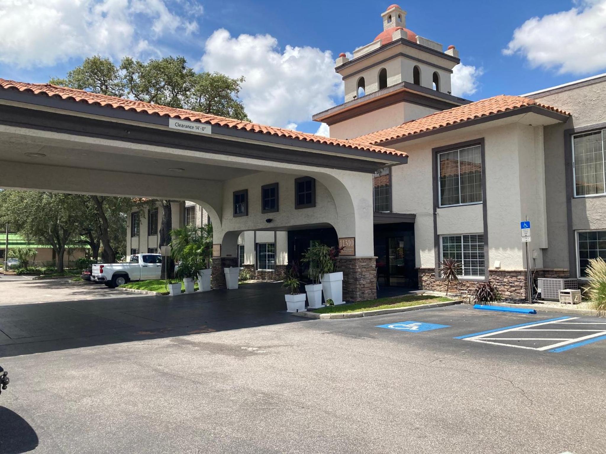 Red Roof Inn PLUS & Suites Tampa - Busch Gardens, Photo 19