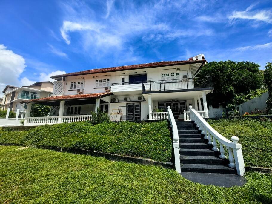 LS Colonial Styled 4BR Bangalow photo 1