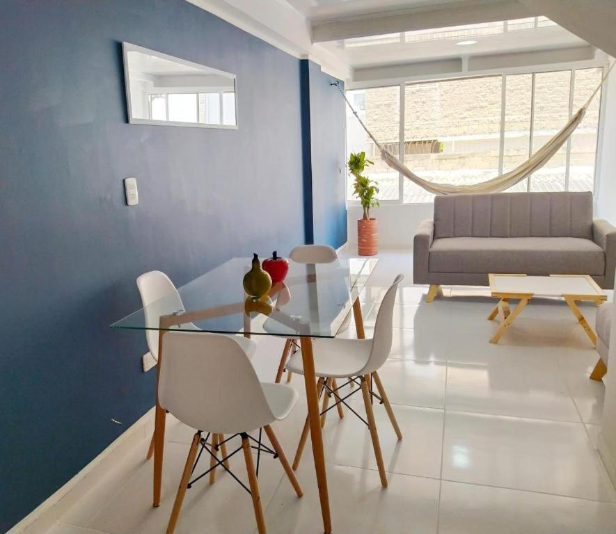 Apartamento Marbella - En Edificio Frente a la Playa cerca al centro Histórico