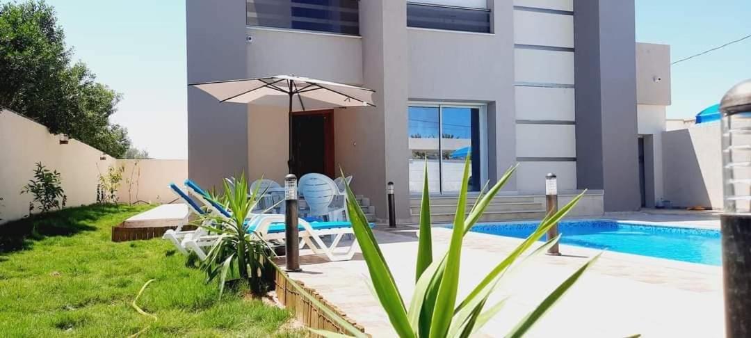 MAISON RITEl 5 view 2