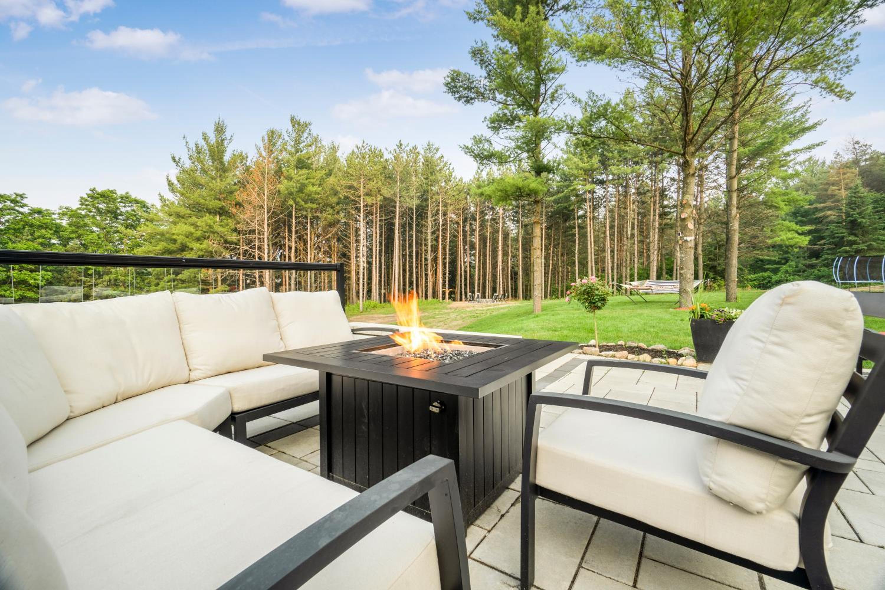 Relaxing Chalet Retreat at Sharon, ON
